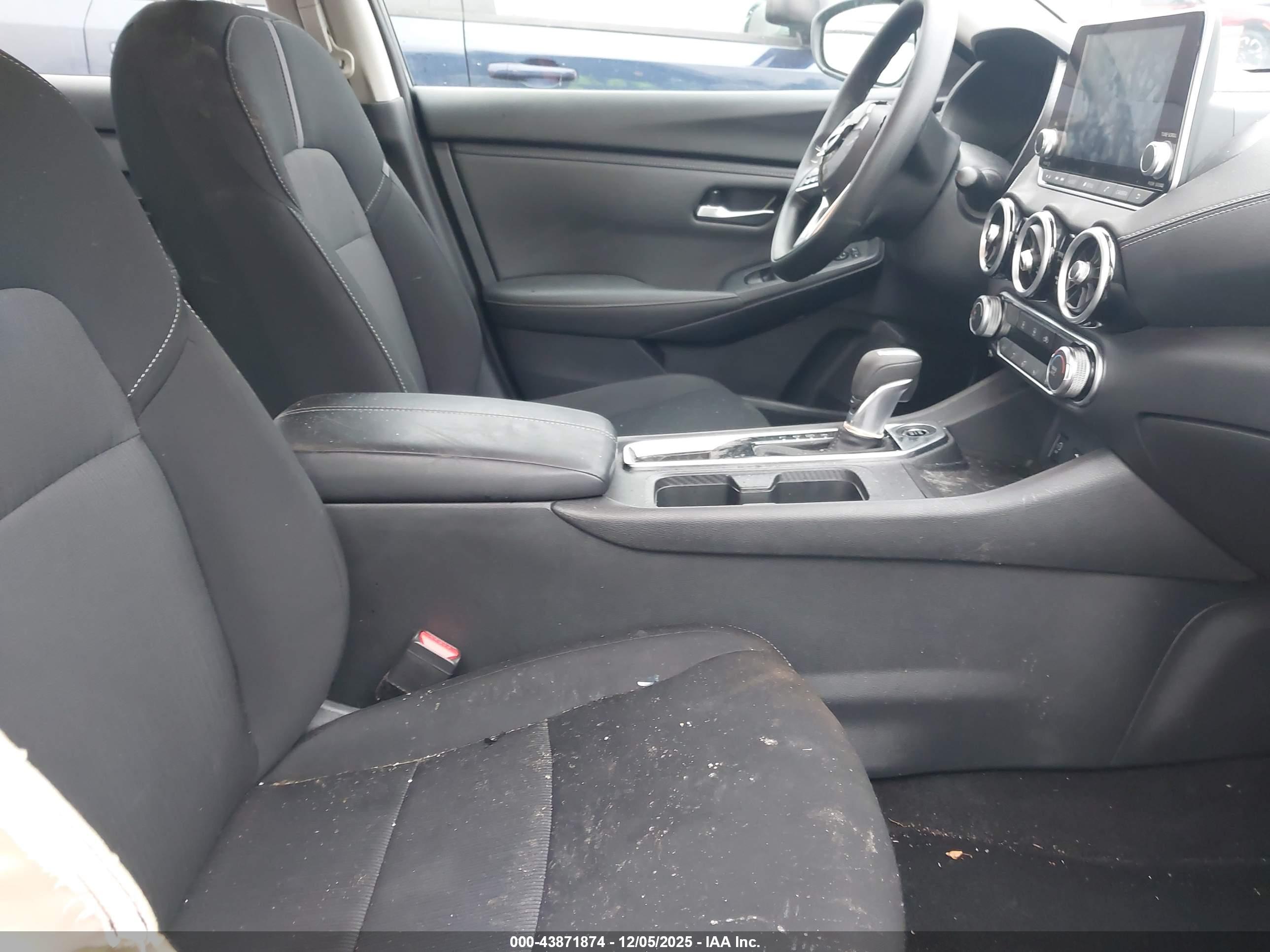 NISSAN SENTRA image 5
