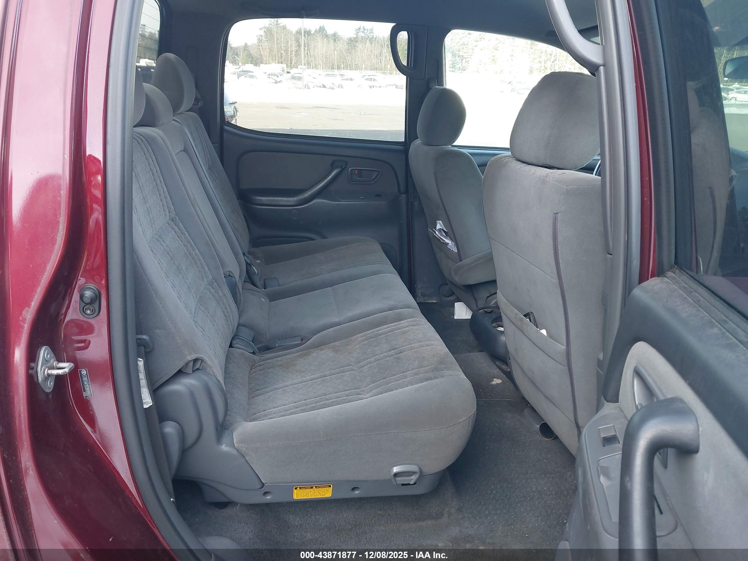 TOYOTA TUNDRA image 8