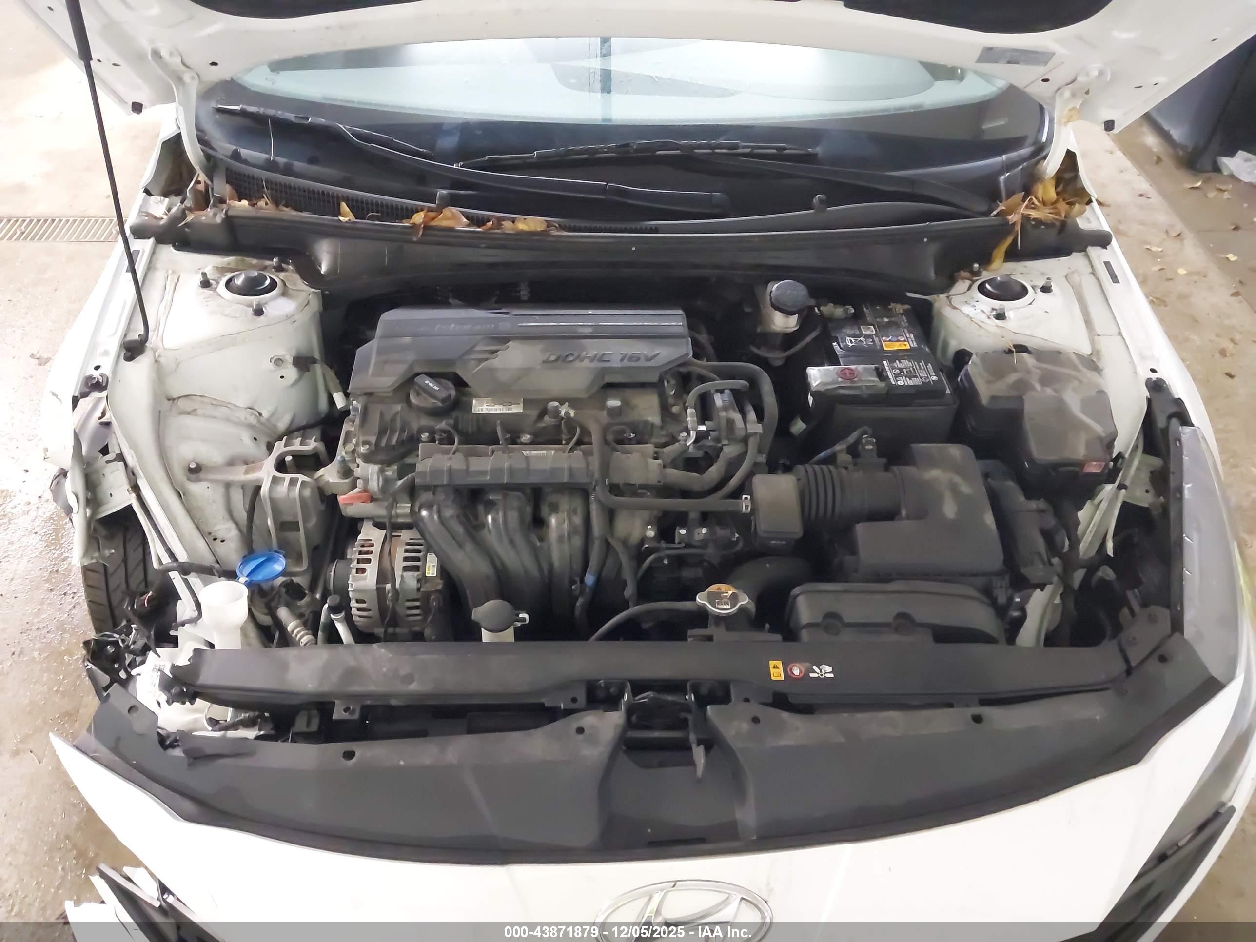 HYUNDAI ELANTRA image 10