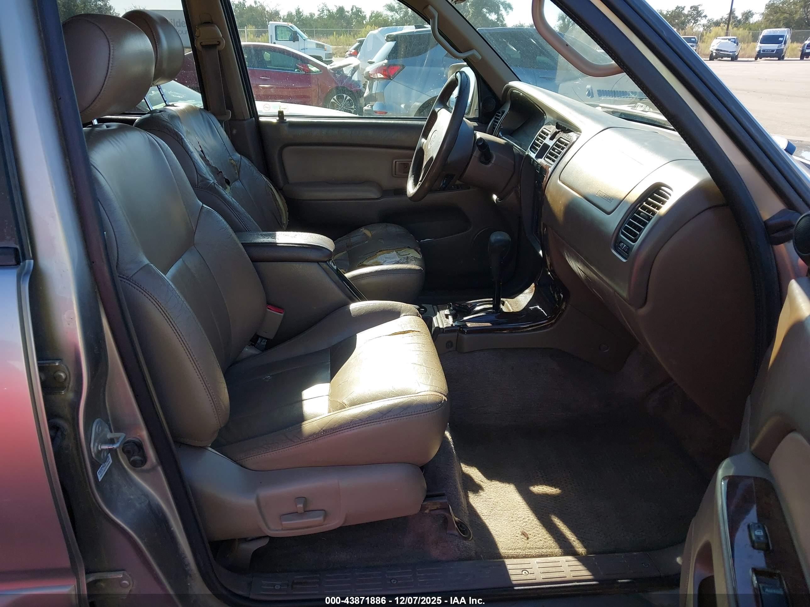 TOYOTA 4RUNNER image 5