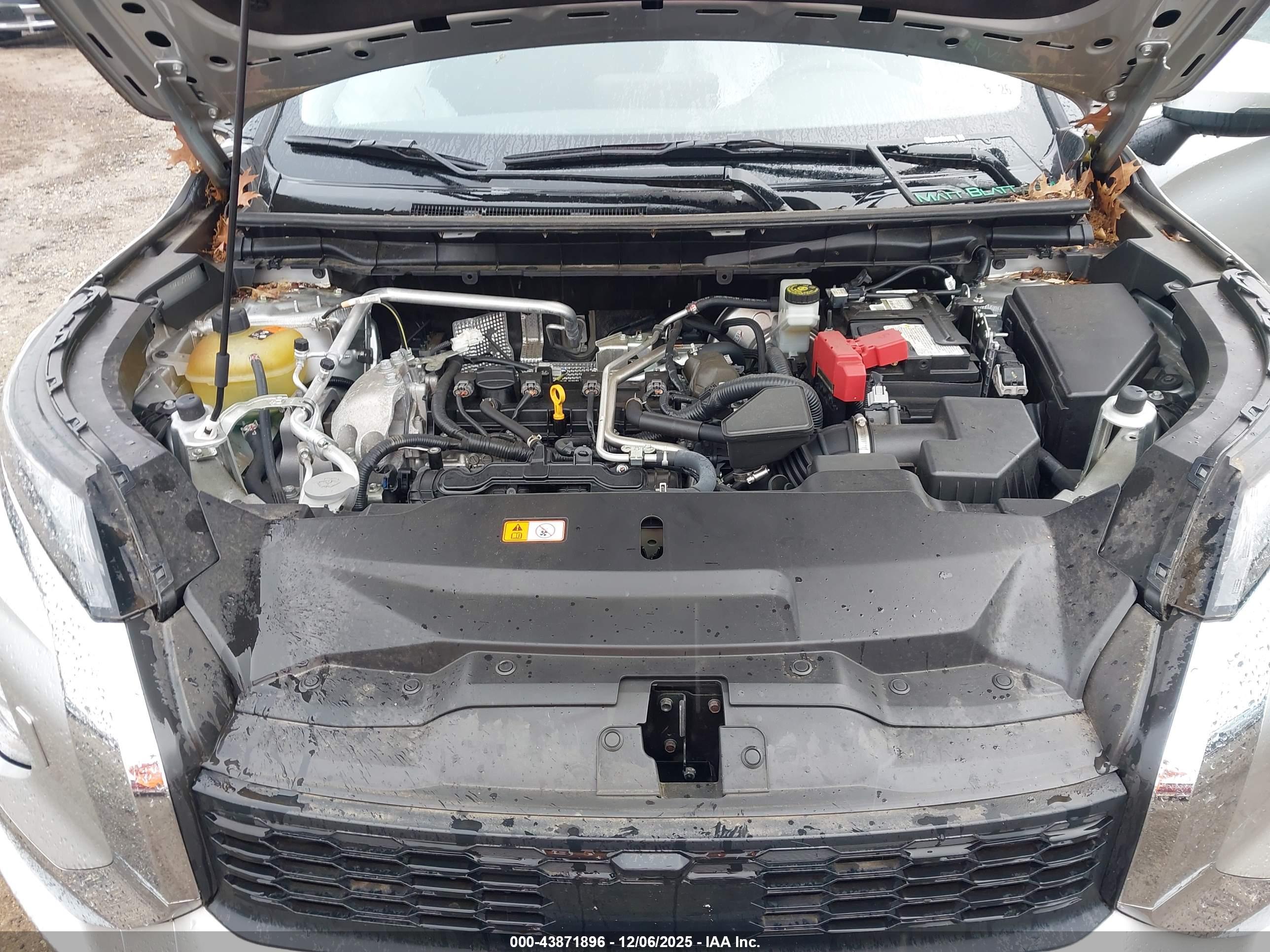 MITSUBISHI OUTLANDER image 10