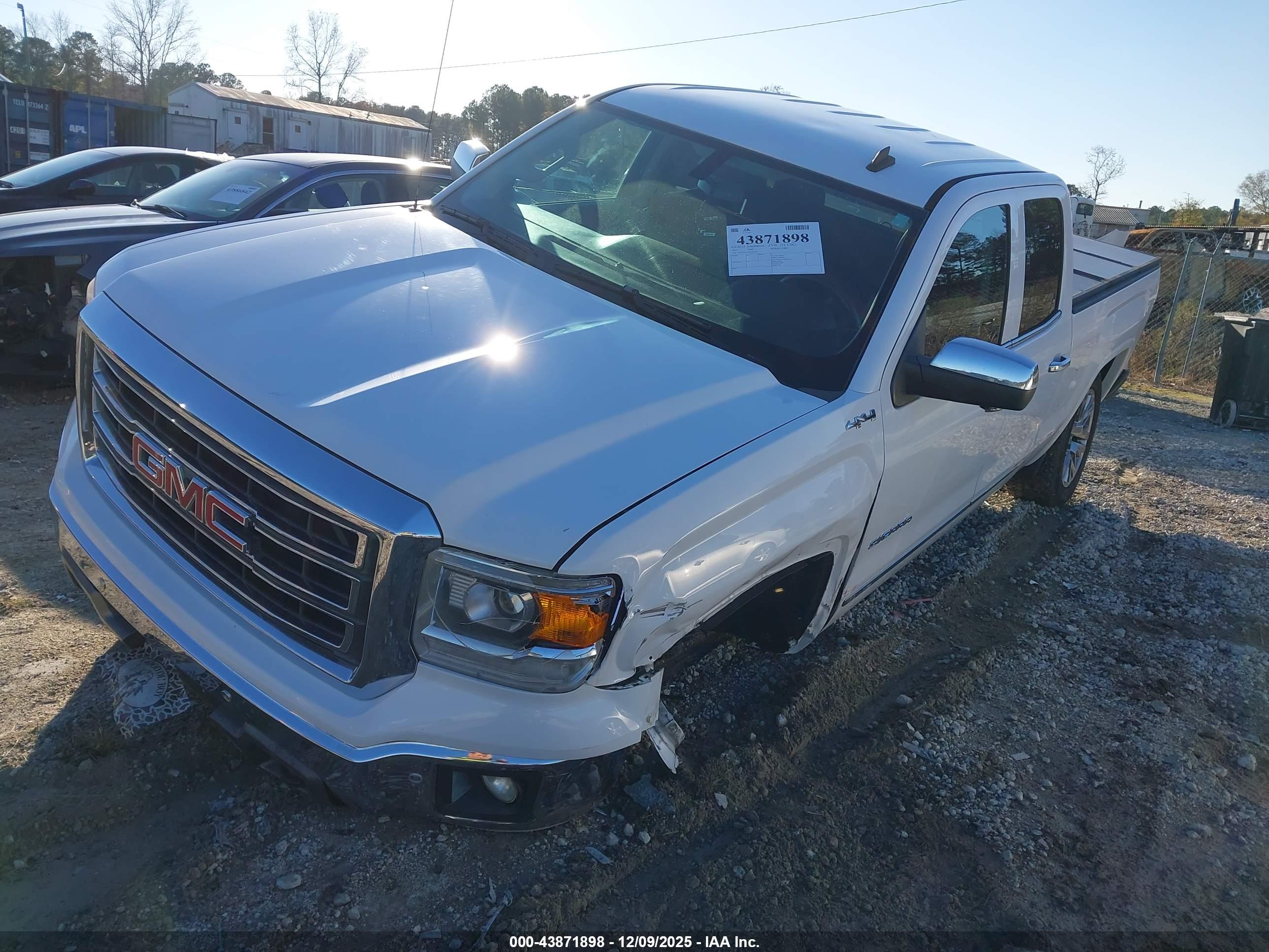 GMC SIERRA image 2