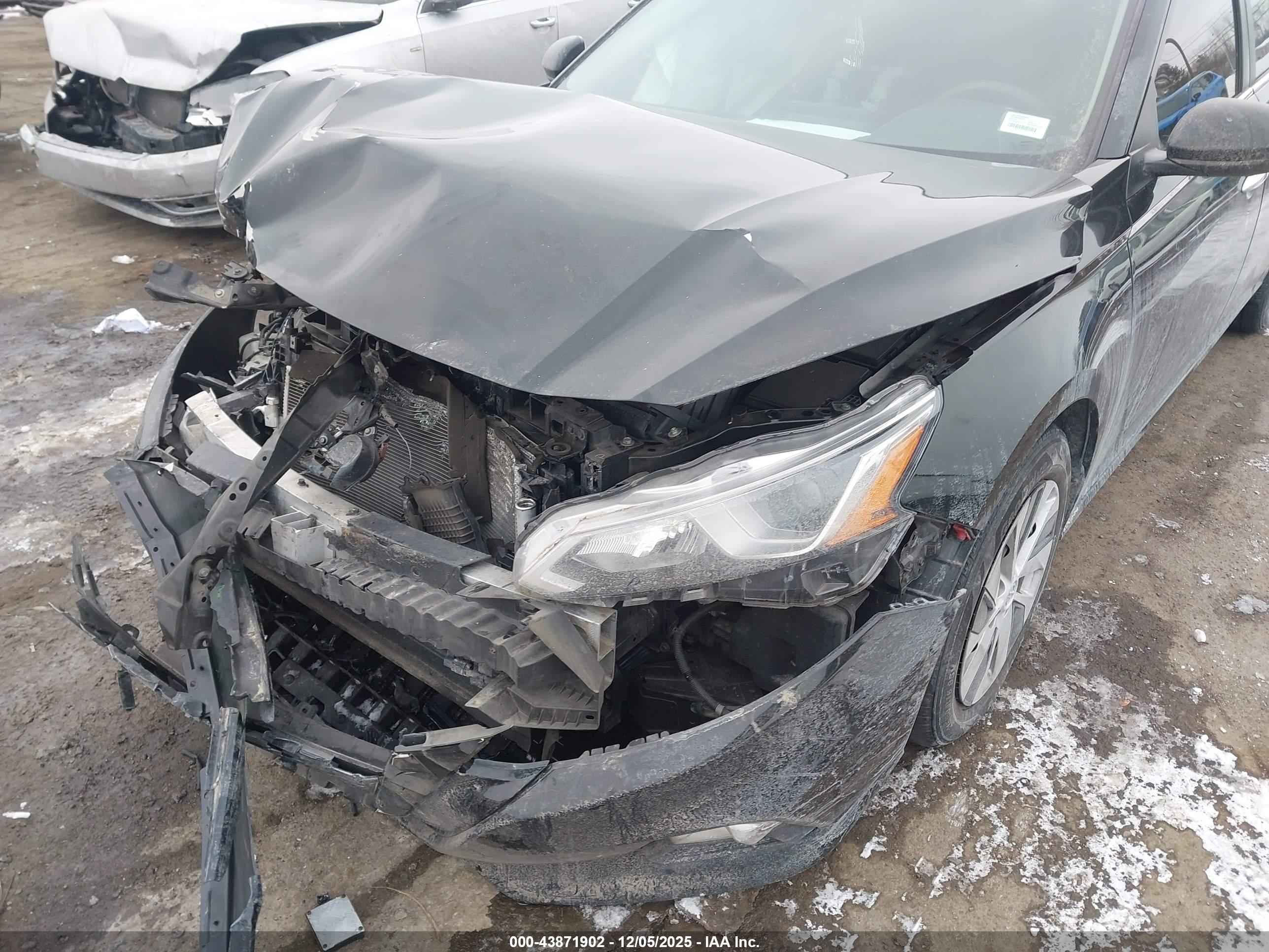 NISSAN ALTIMA image 6