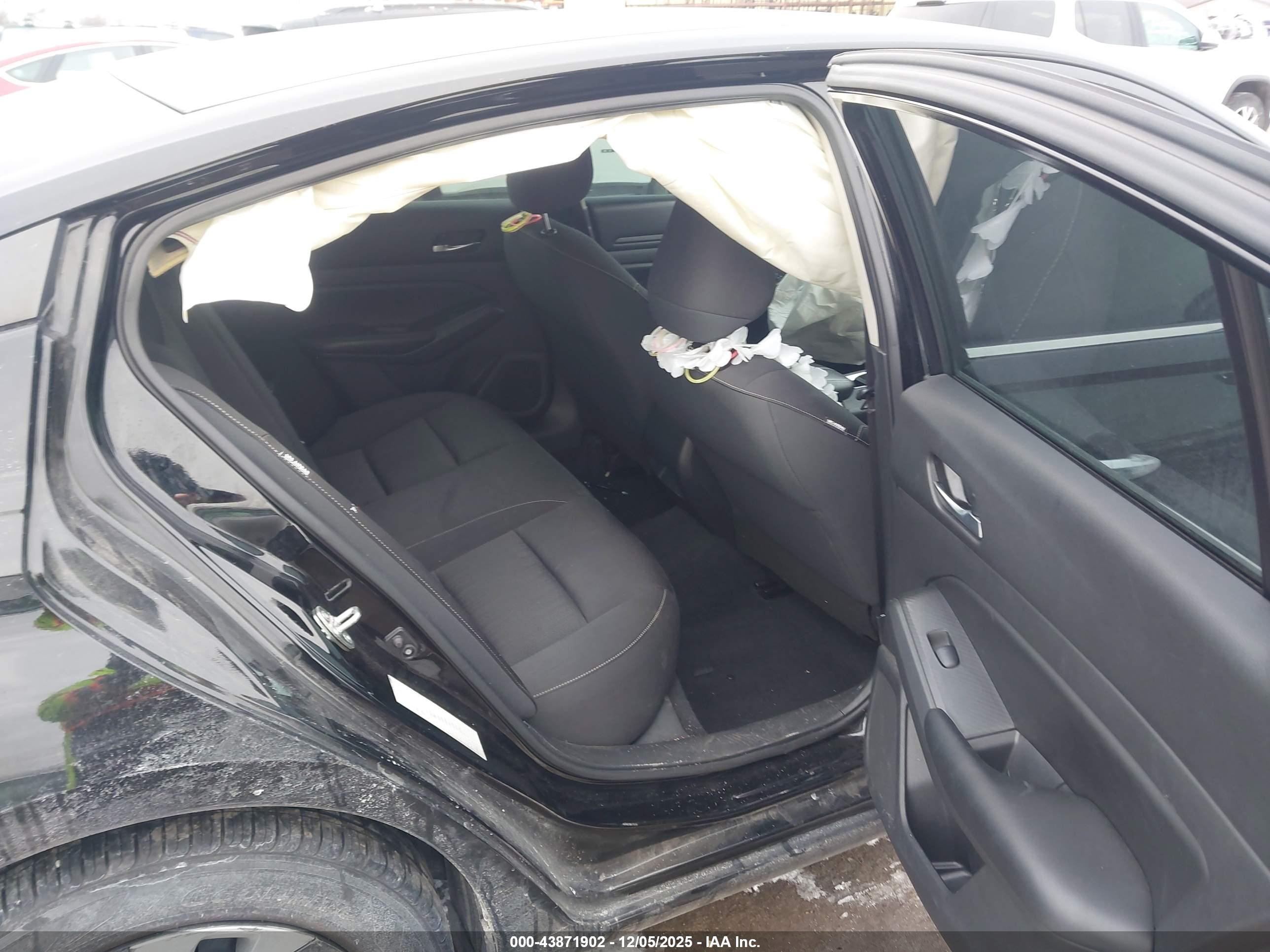 NISSAN ALTIMA image 8