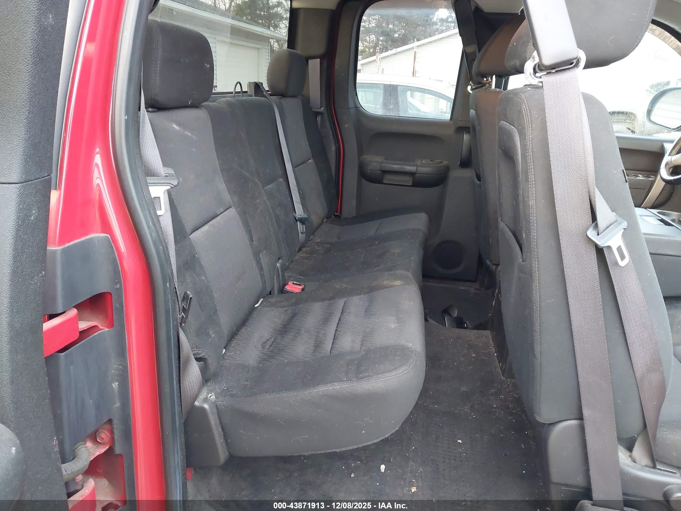 CHEVROLET SILVERADO image 8
