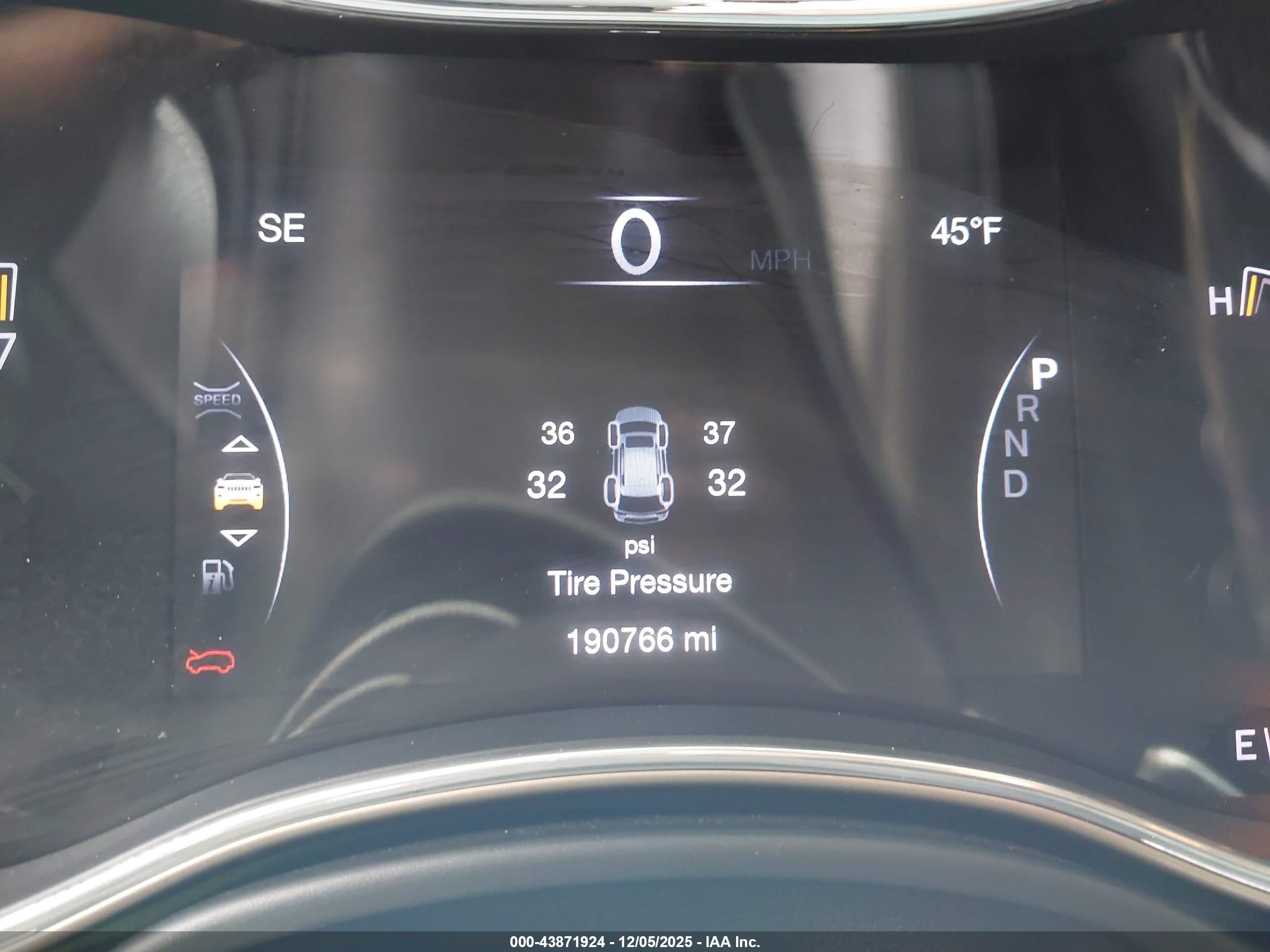 JEEP GRAND image 7
