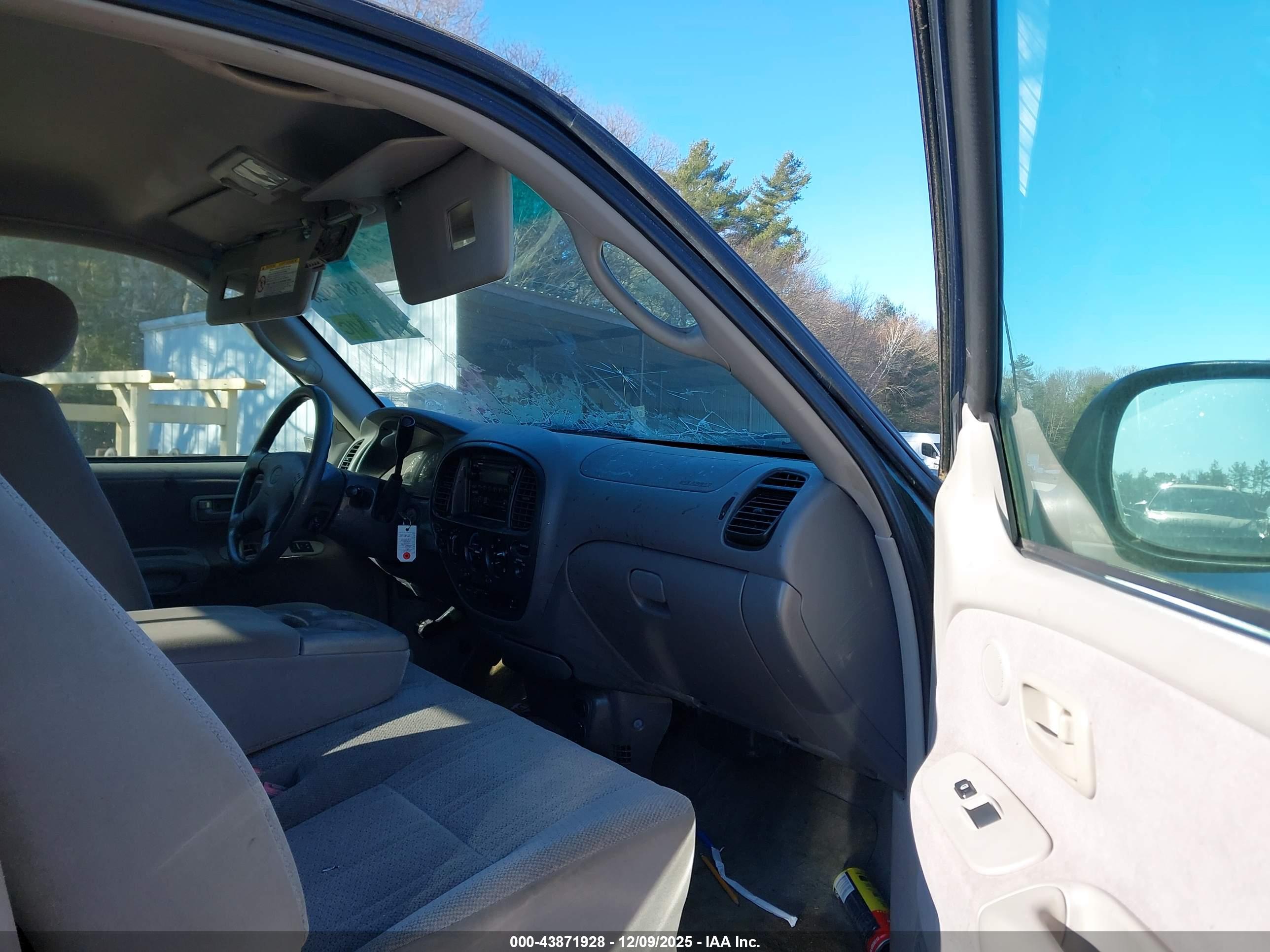 TOYOTA TUNDRA image 5
