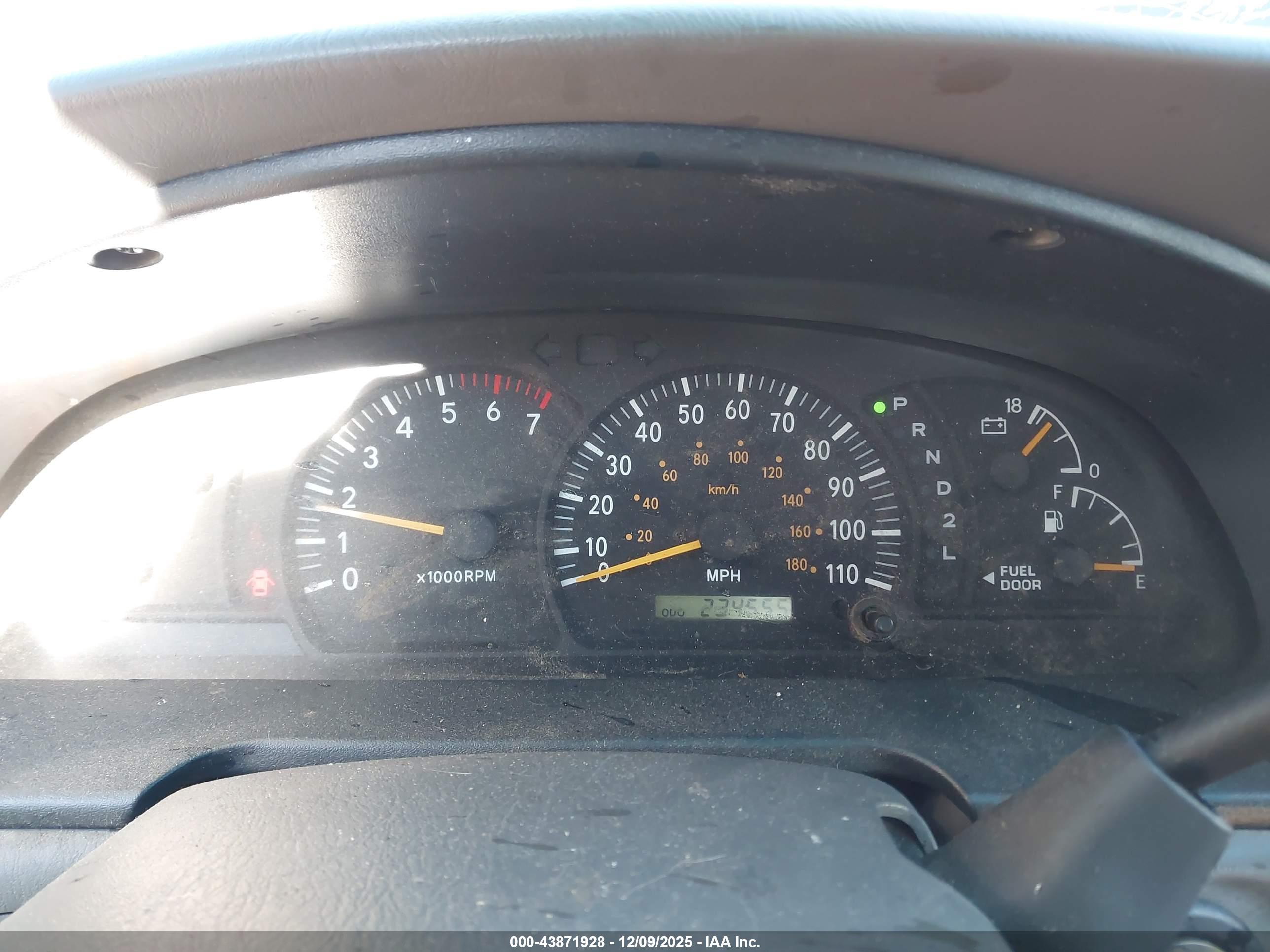 TOYOTA TUNDRA image 7