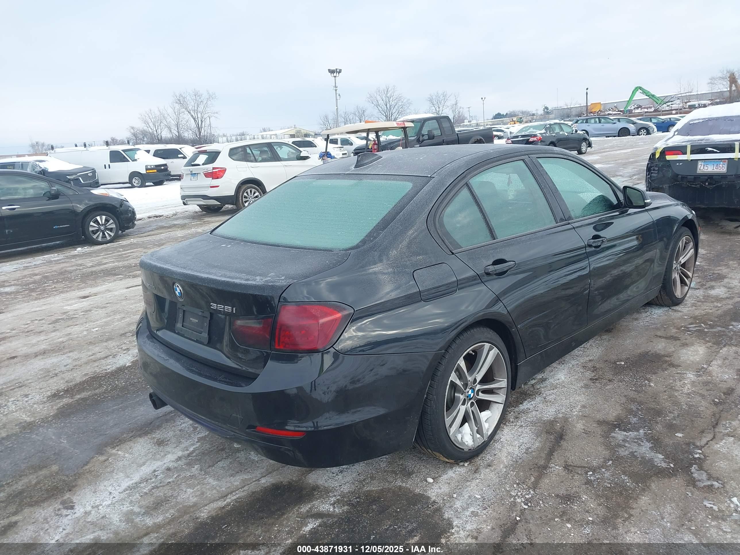 BMW 328I image 4