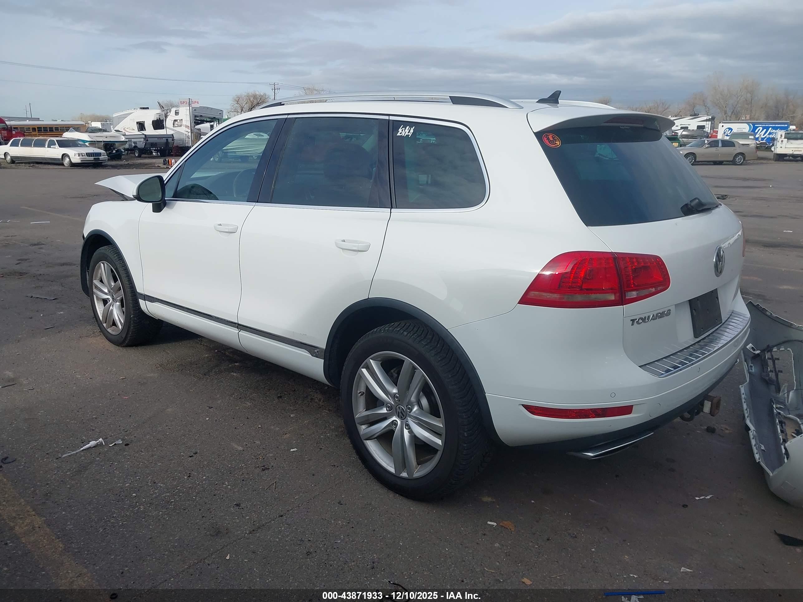 VOLKSWAGEN TOUAREG image 3