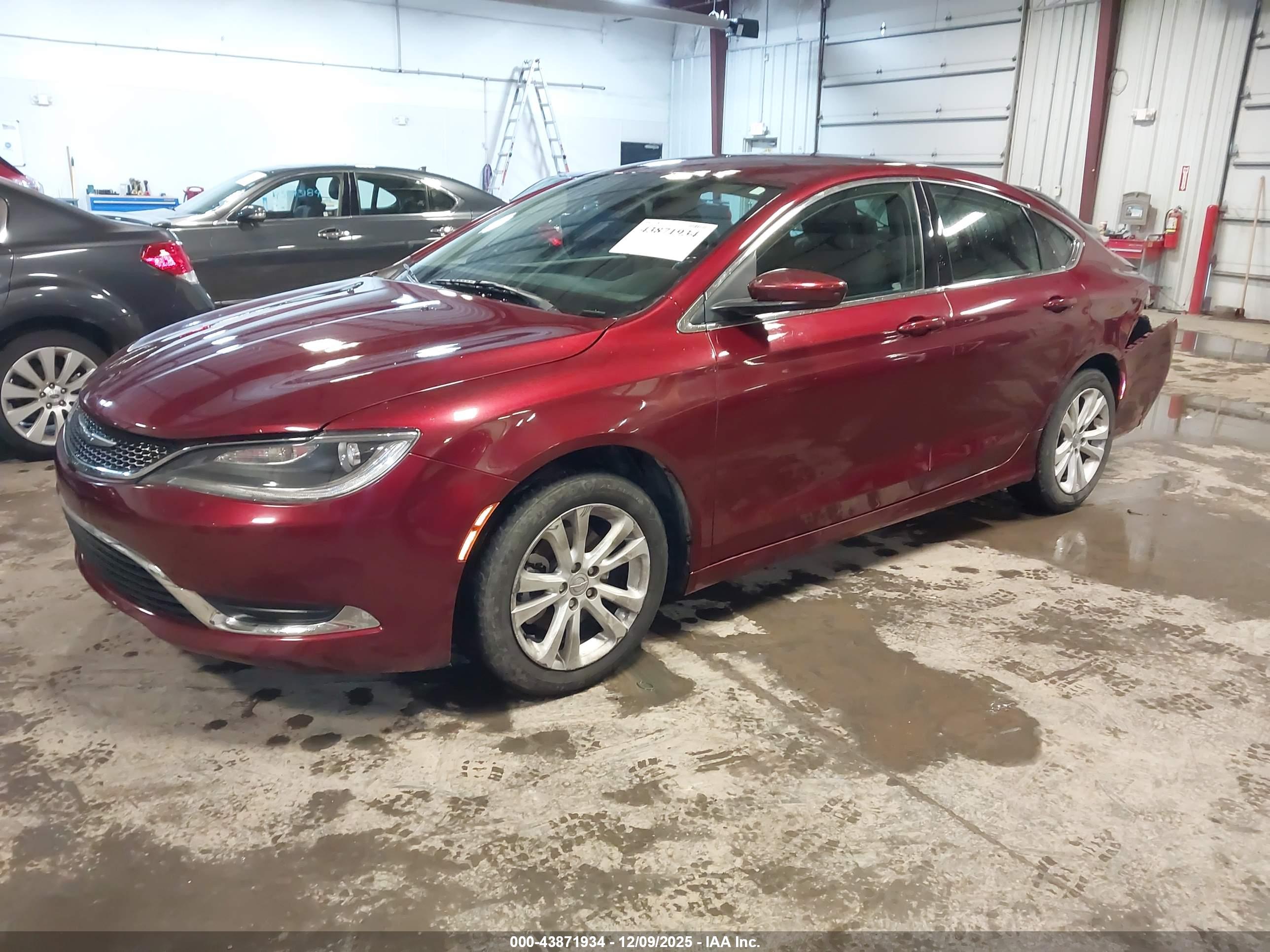 CHRYSLER 200 image 2