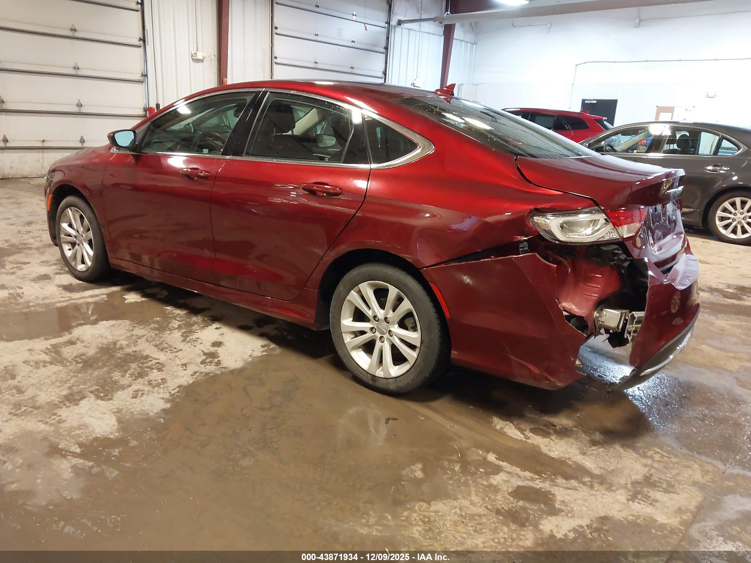 CHRYSLER 200 image 3