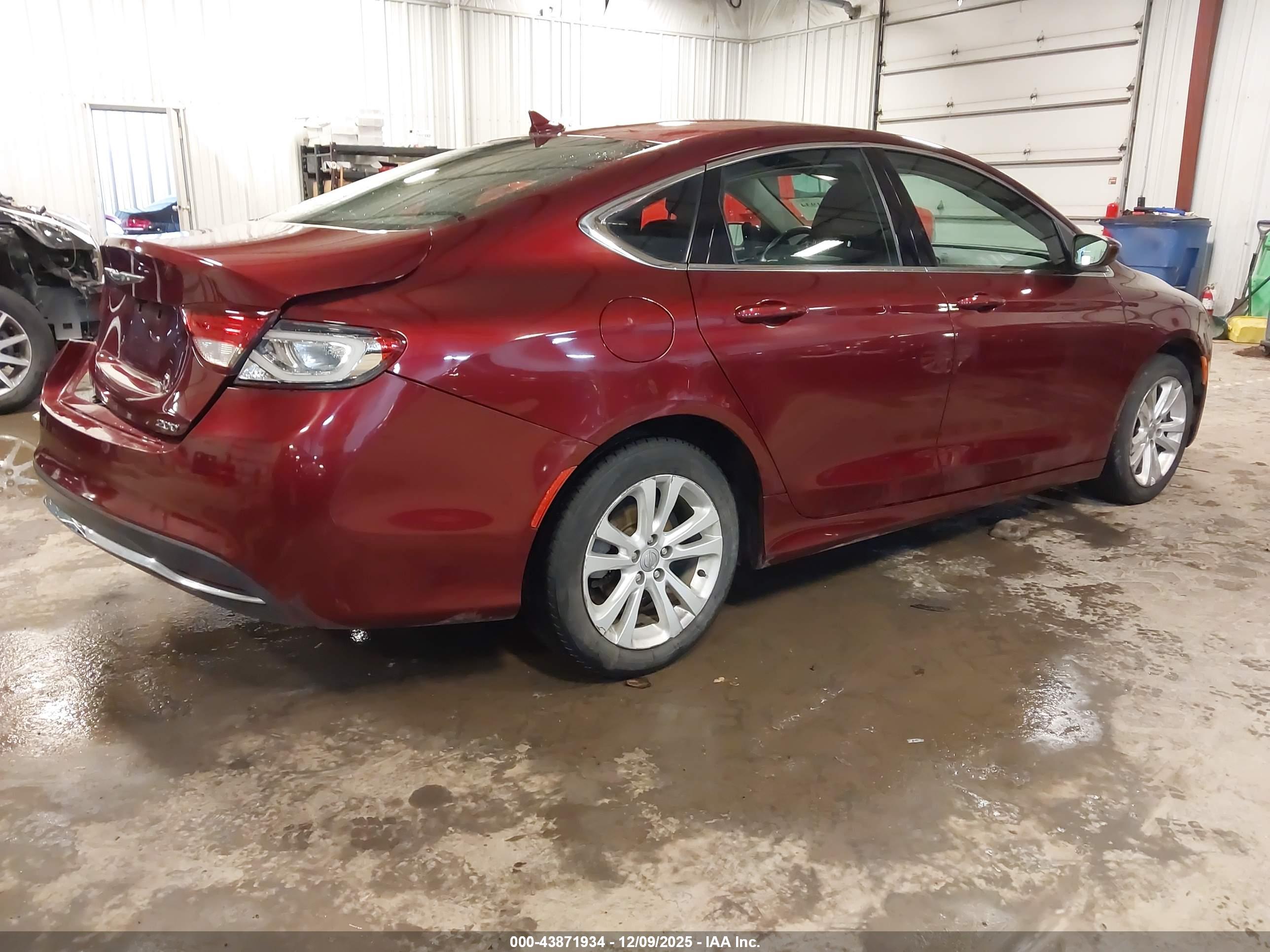 CHRYSLER 200 image 4