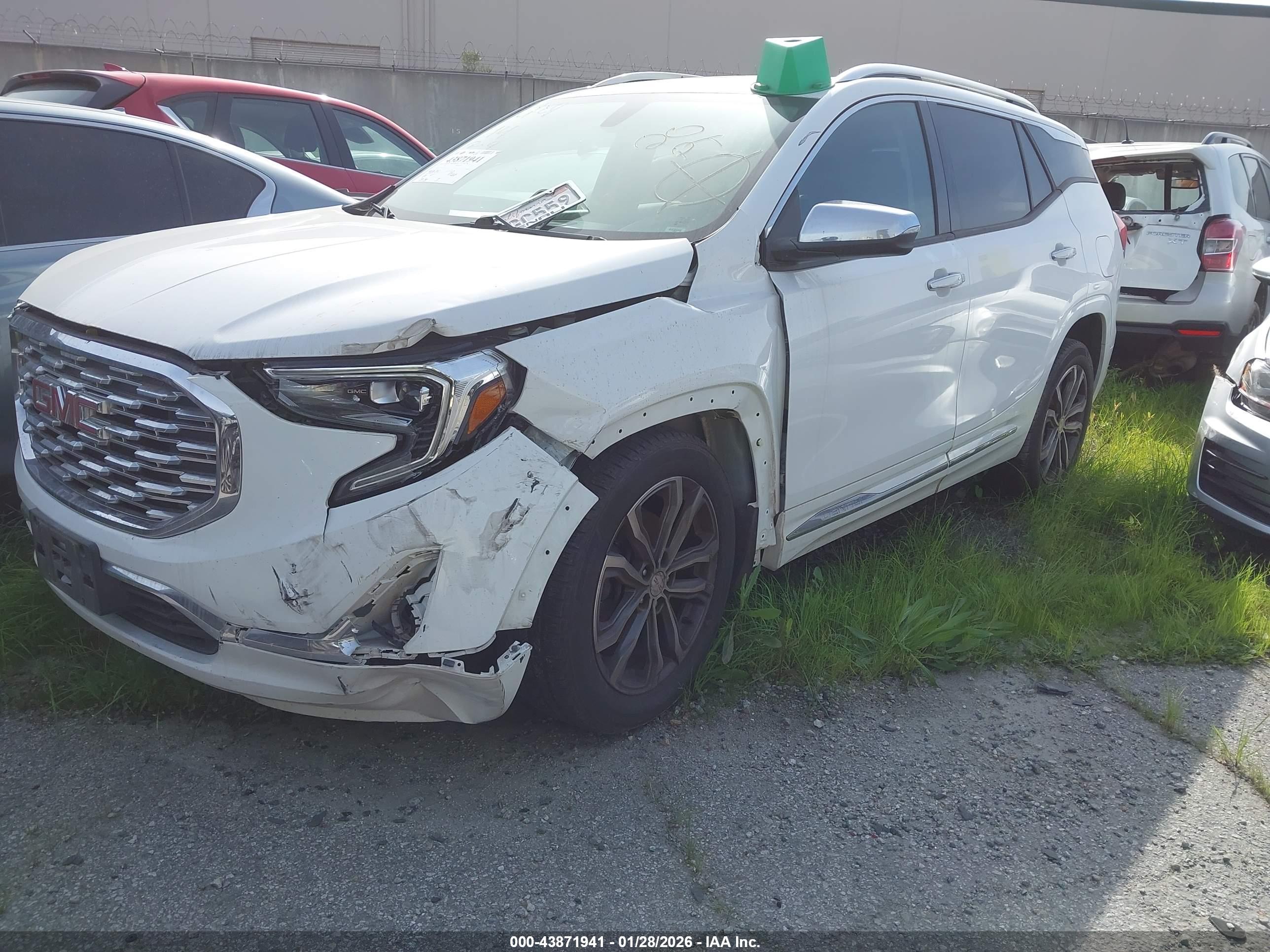 GMC TERRAIN image 2