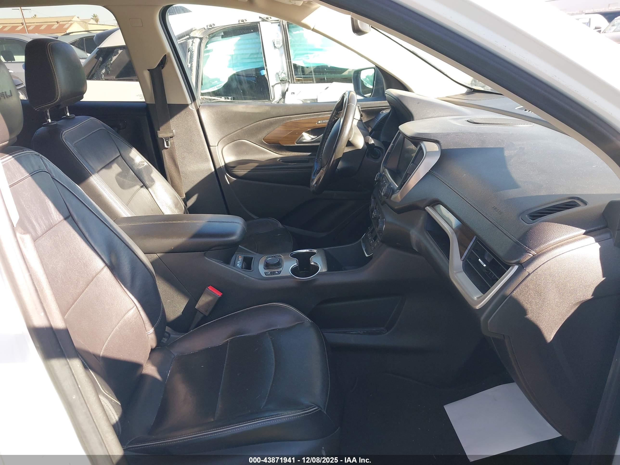 GMC TERRAIN image 5