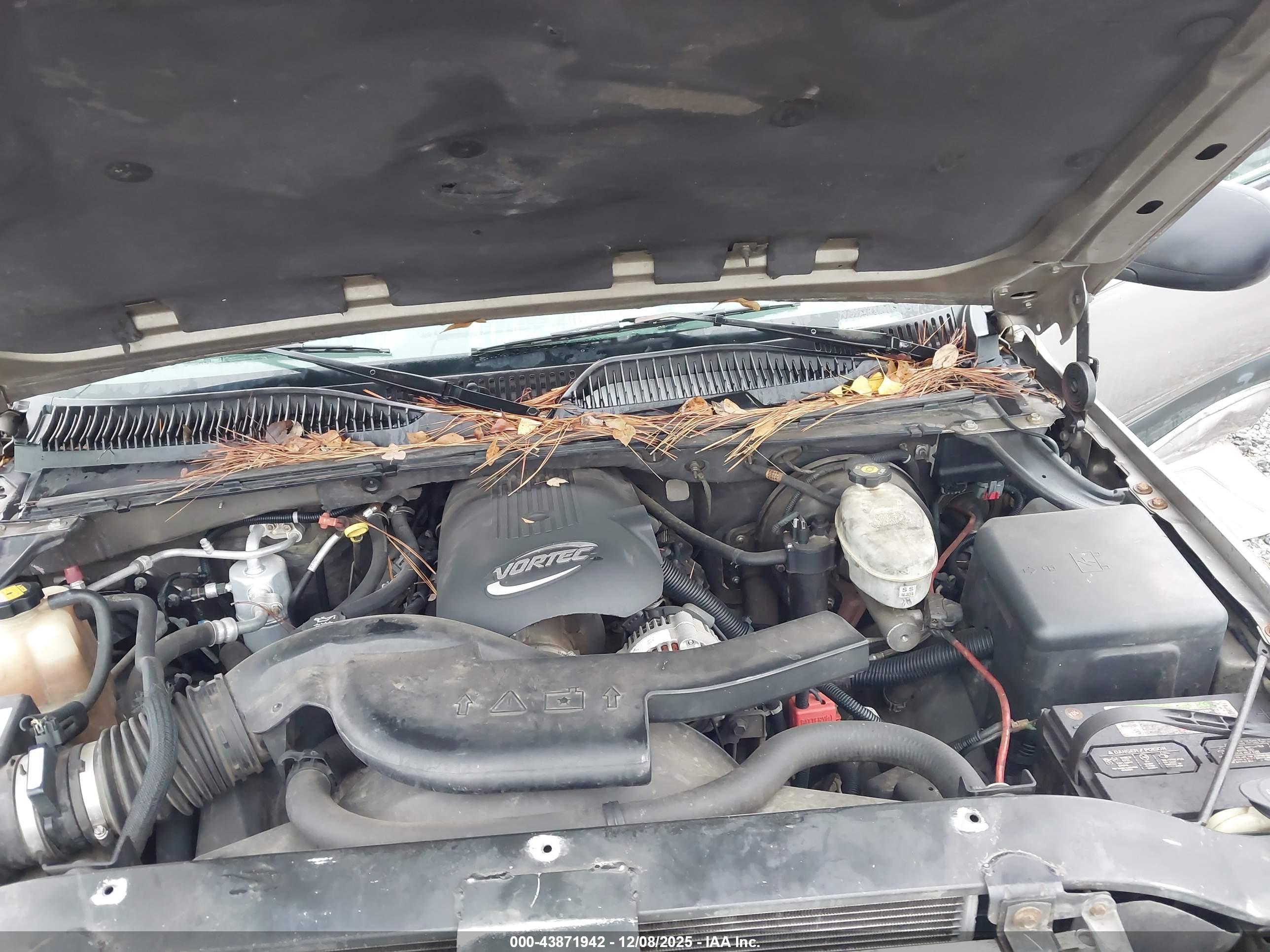 CHEVROLET TAHOE image 10