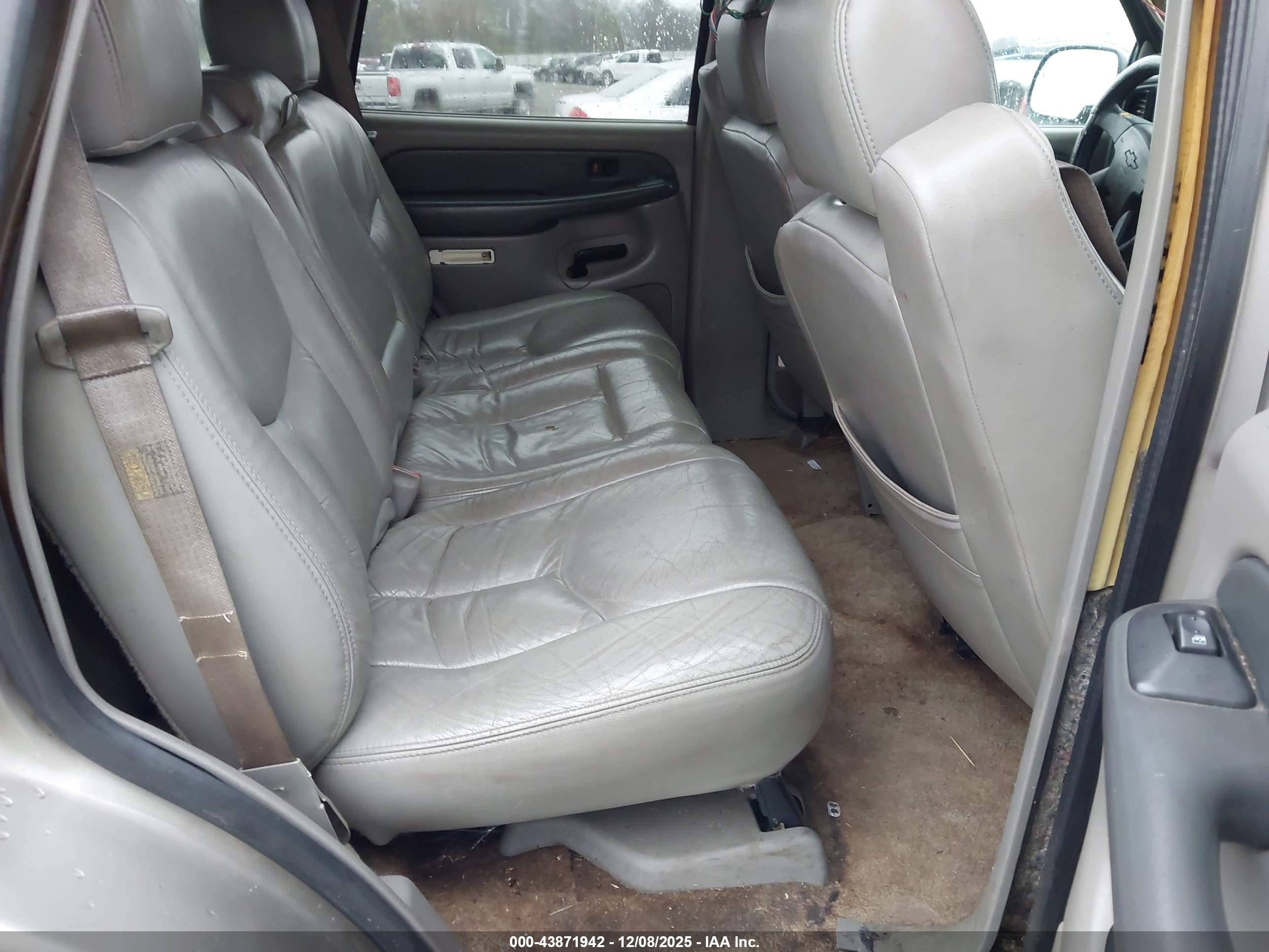 CHEVROLET TAHOE image 8