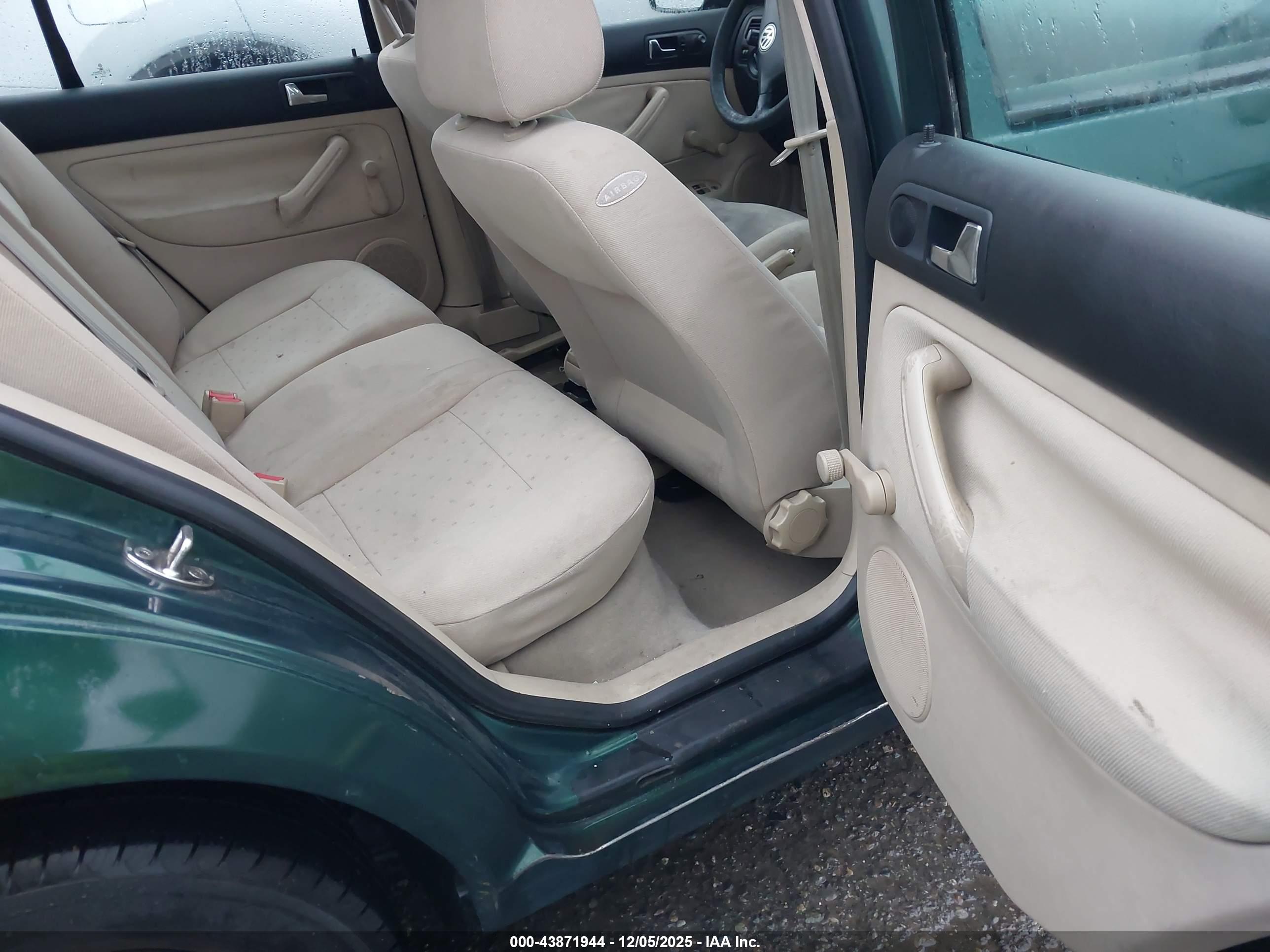 VOLKSWAGEN JETTA image 8