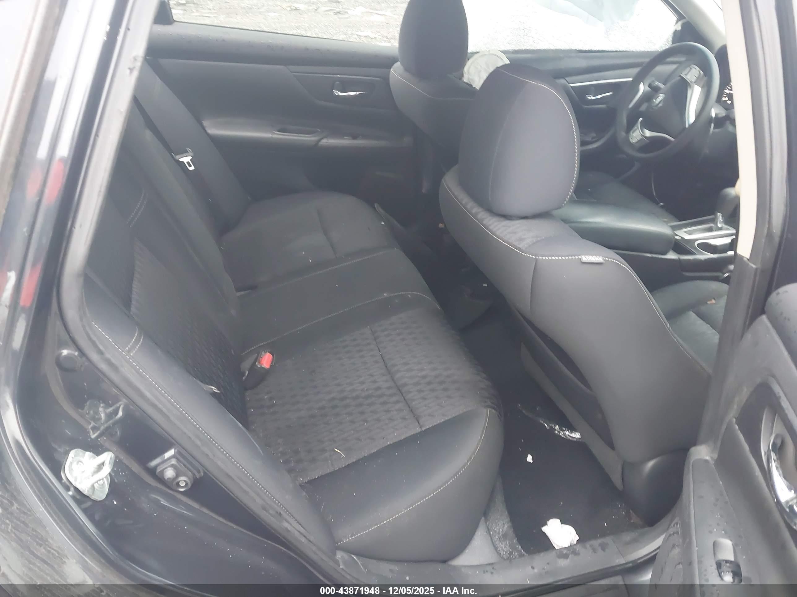NISSAN ALTIMA image 8