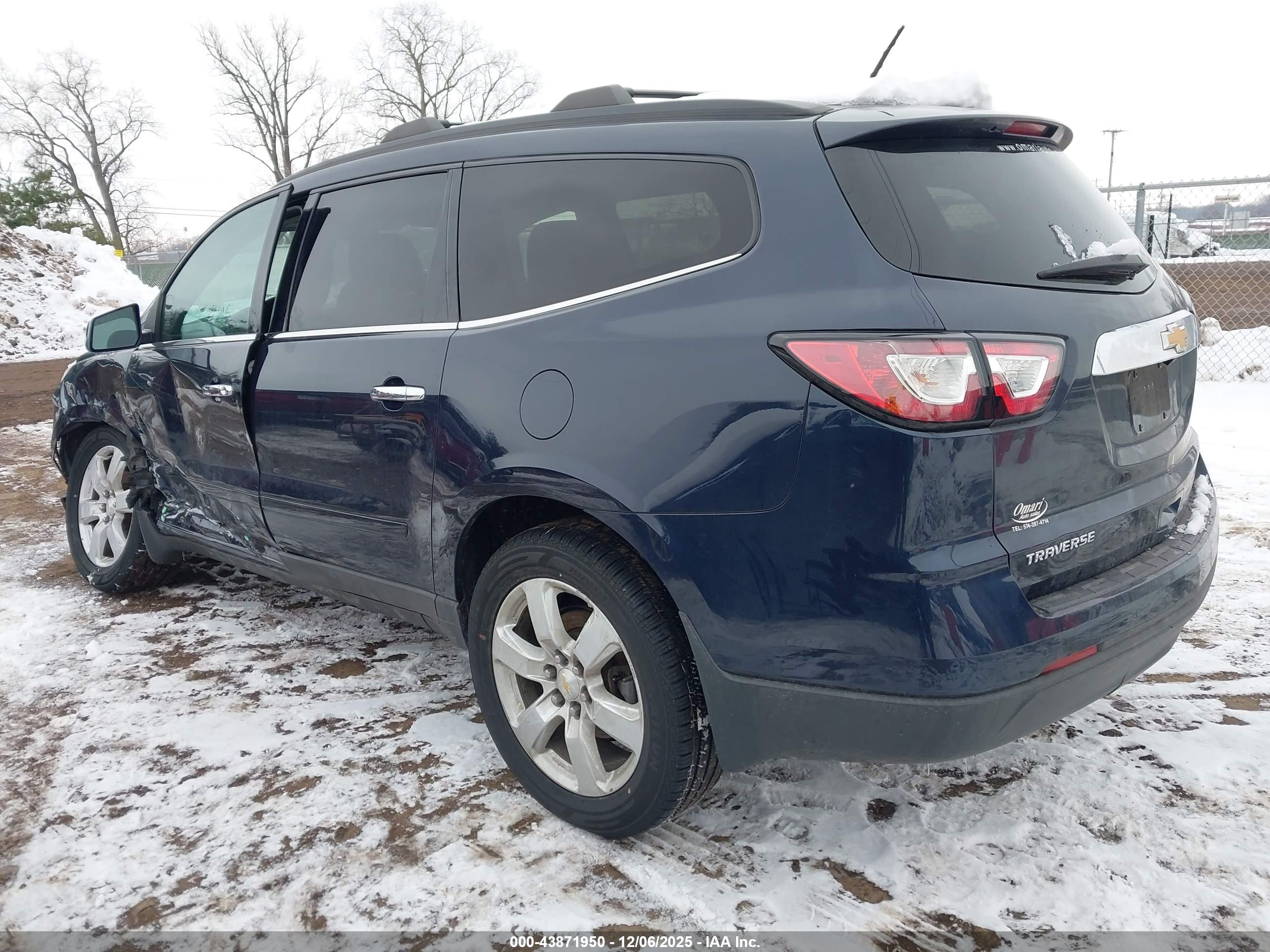CHEVROLET TRAVERSE image 3