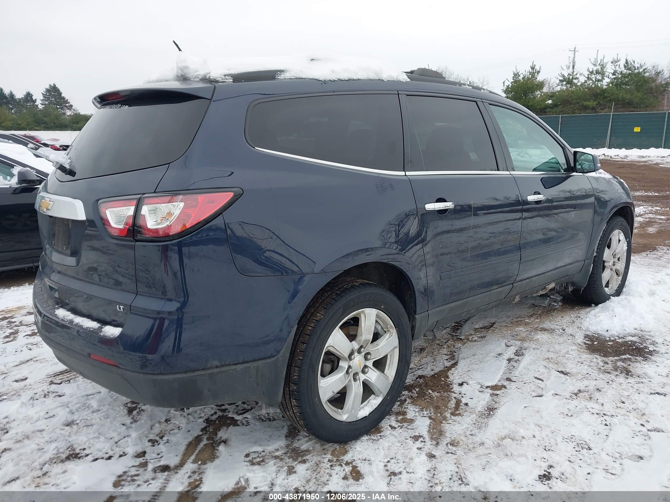 CHEVROLET TRAVERSE image 4