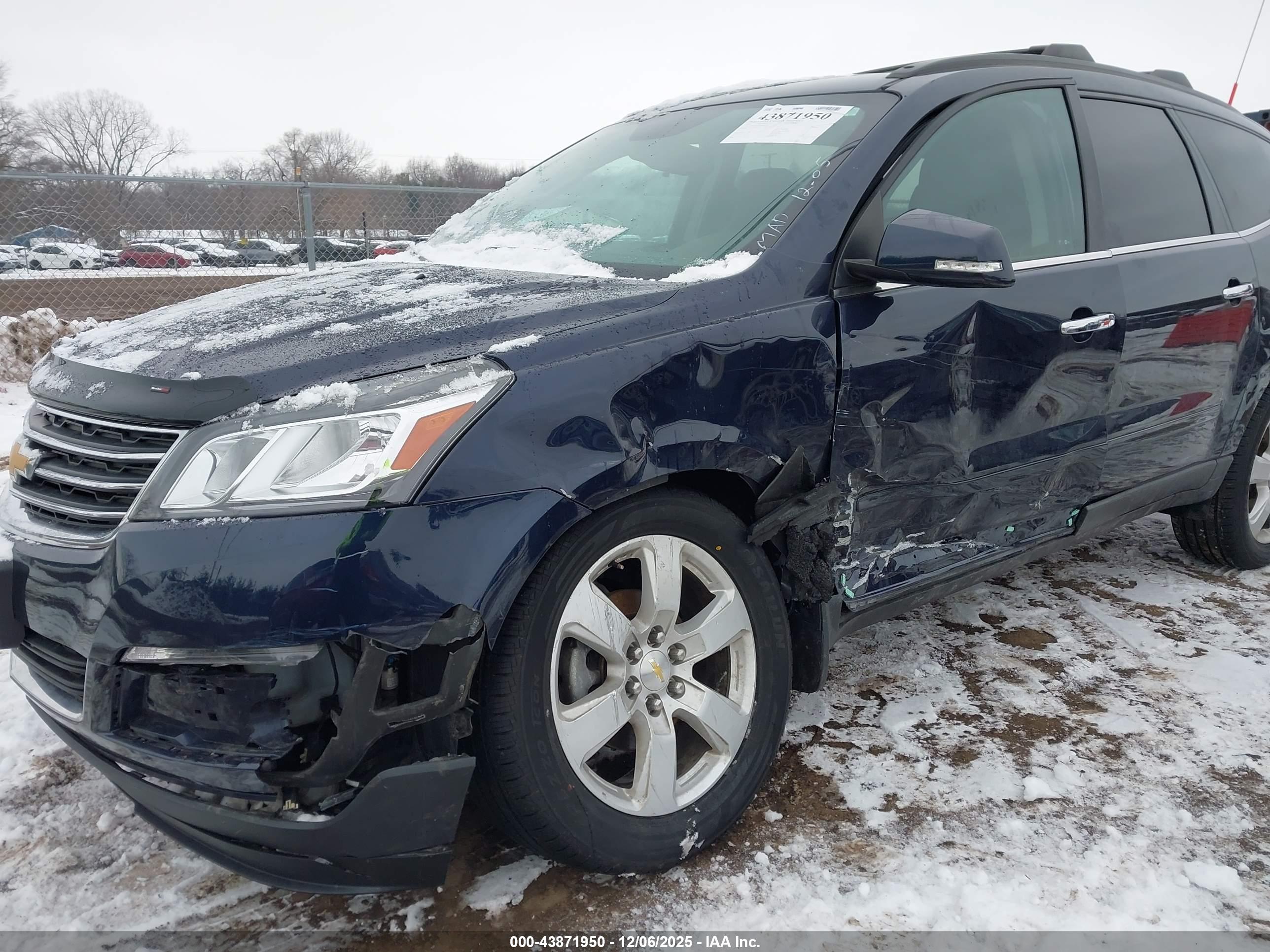 CHEVROLET TRAVERSE image 6