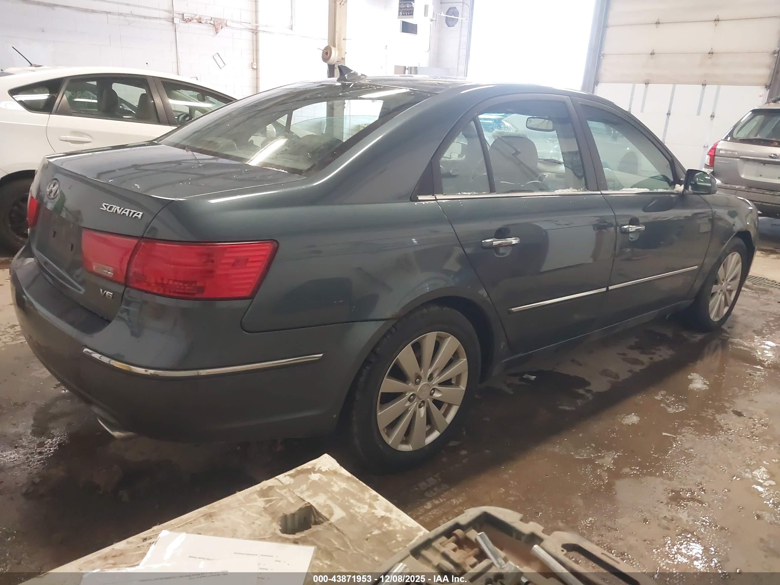 HYUNDAI SONATA image 4