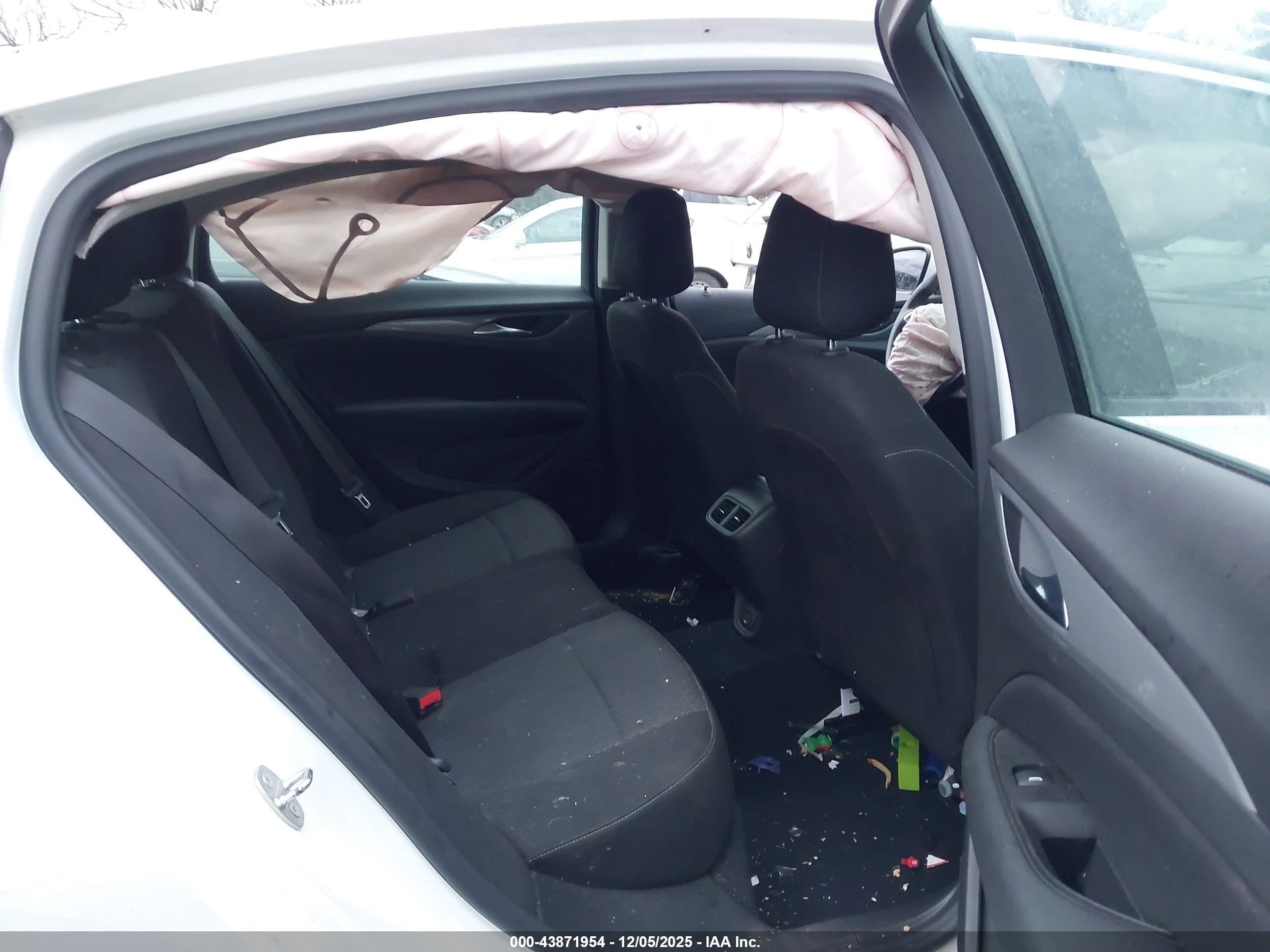 BUICK REGAL image 8