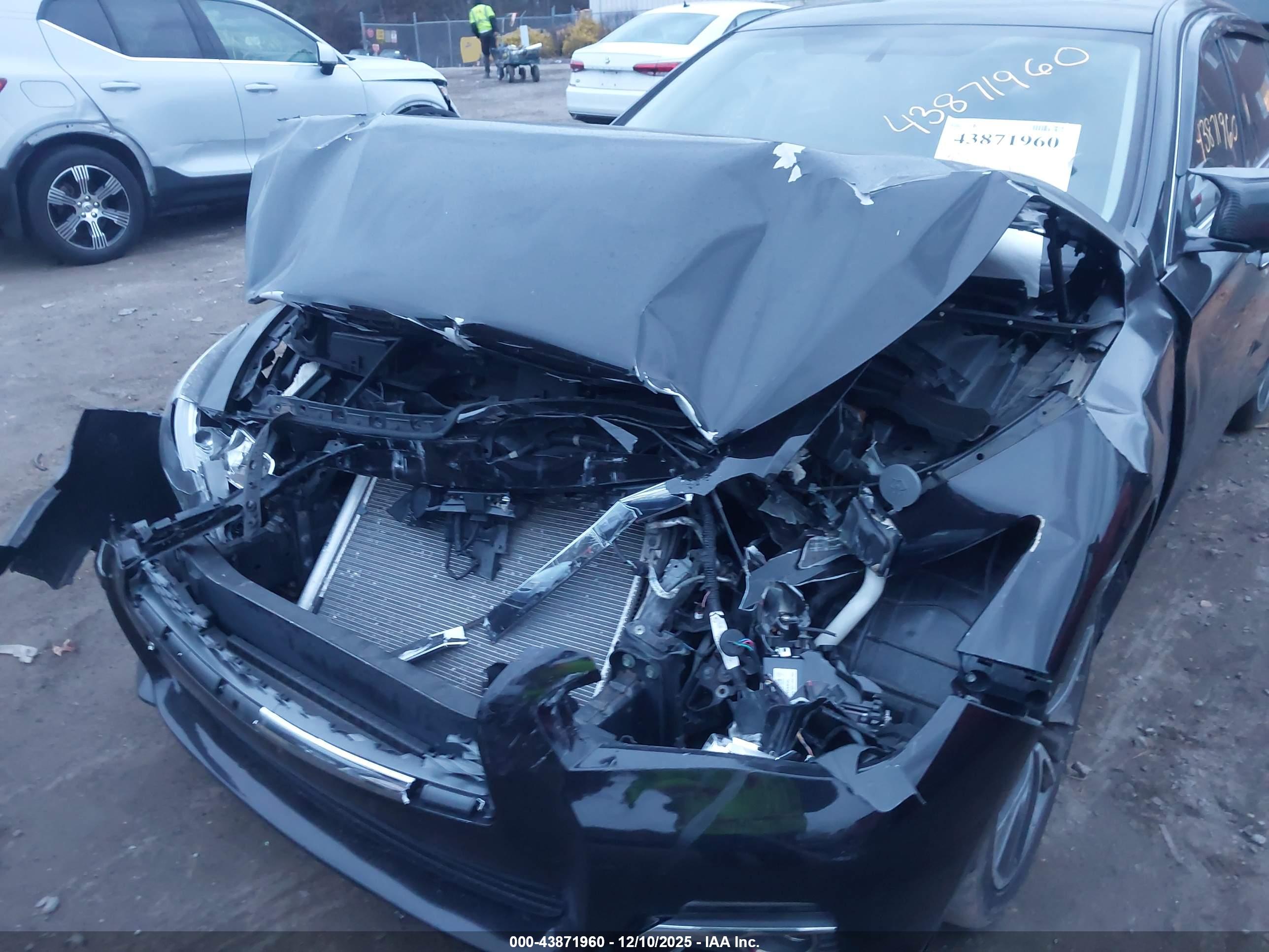 INFINITI Q50 image 6