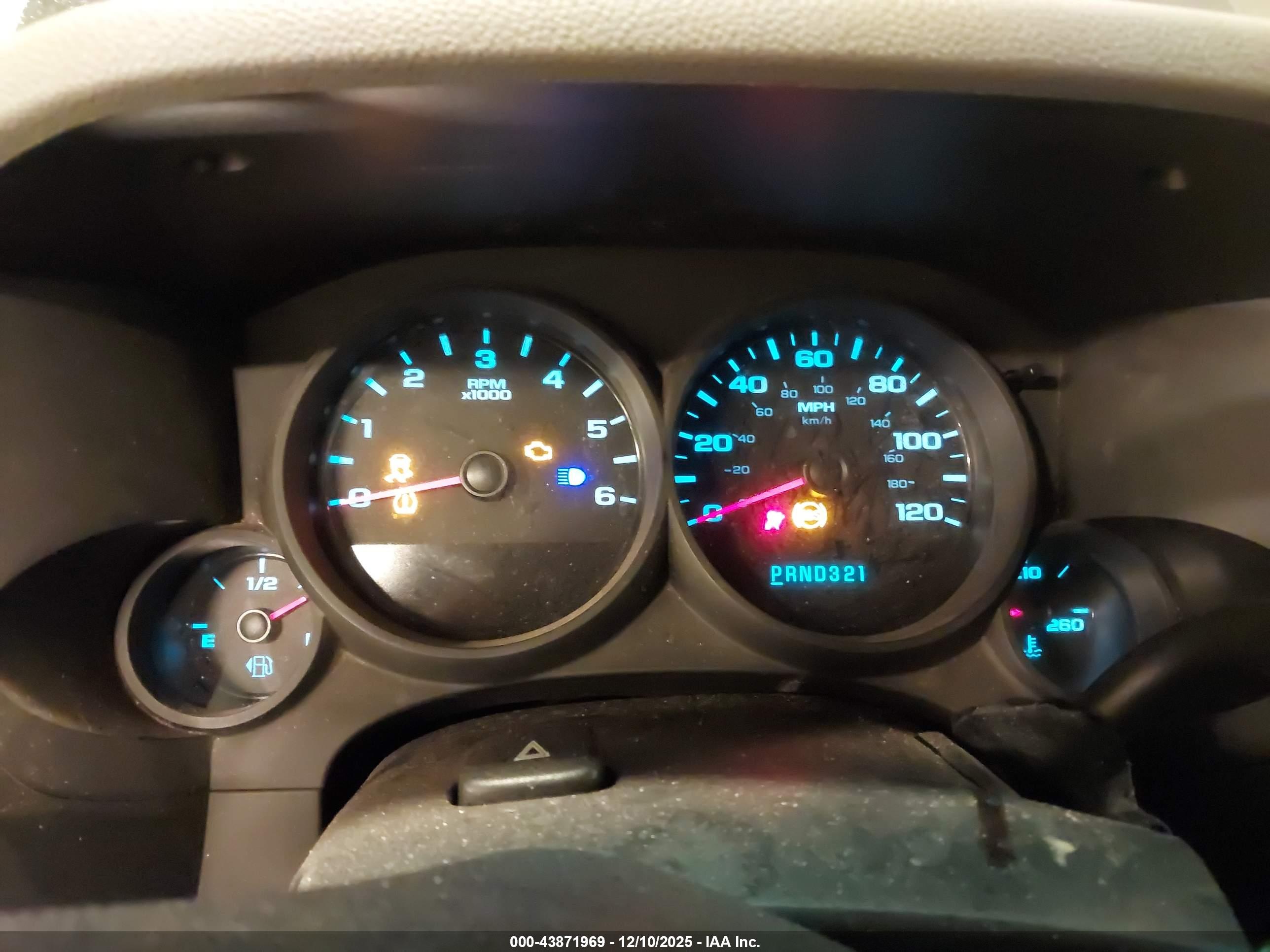 CHEVROLET SILVERADO image 7