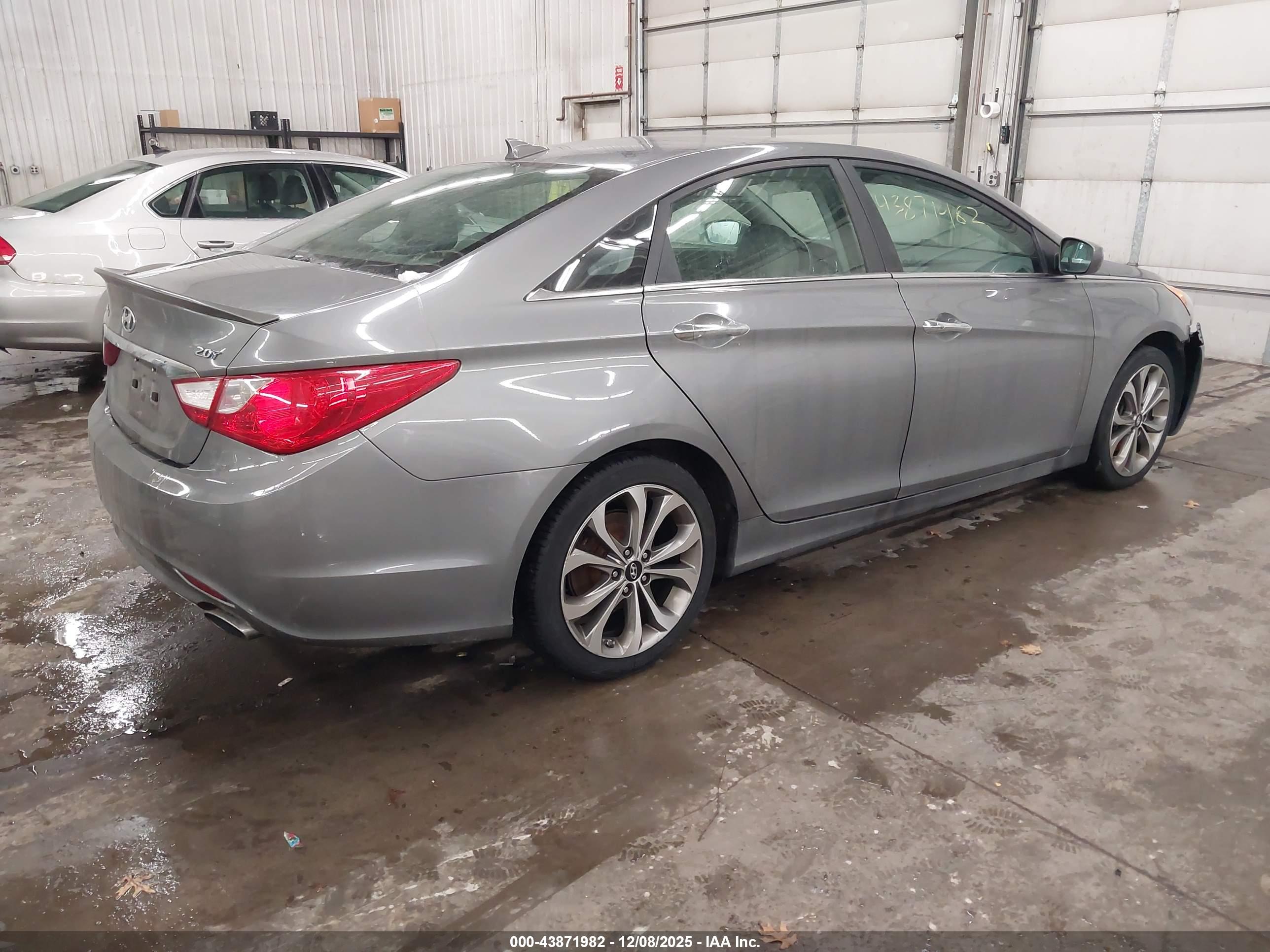 HYUNDAI SONATA image 4