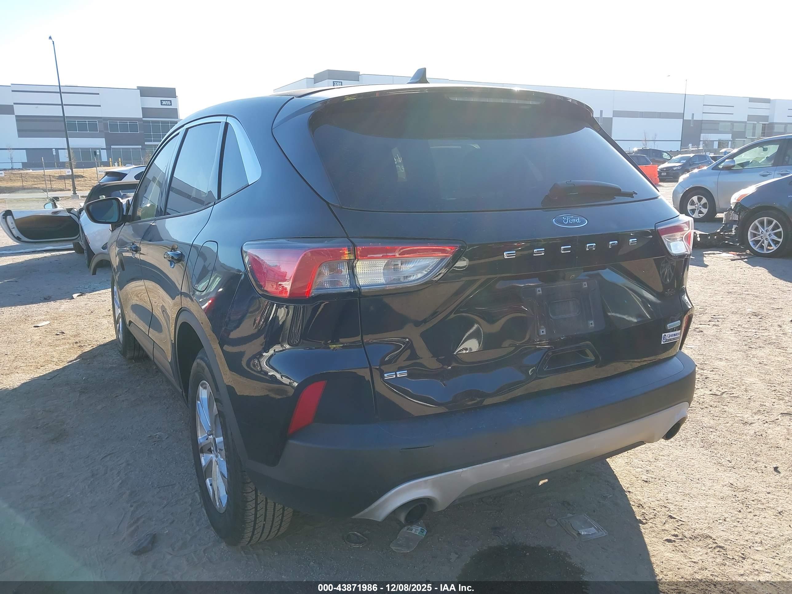 FORD ESCAPE image 3