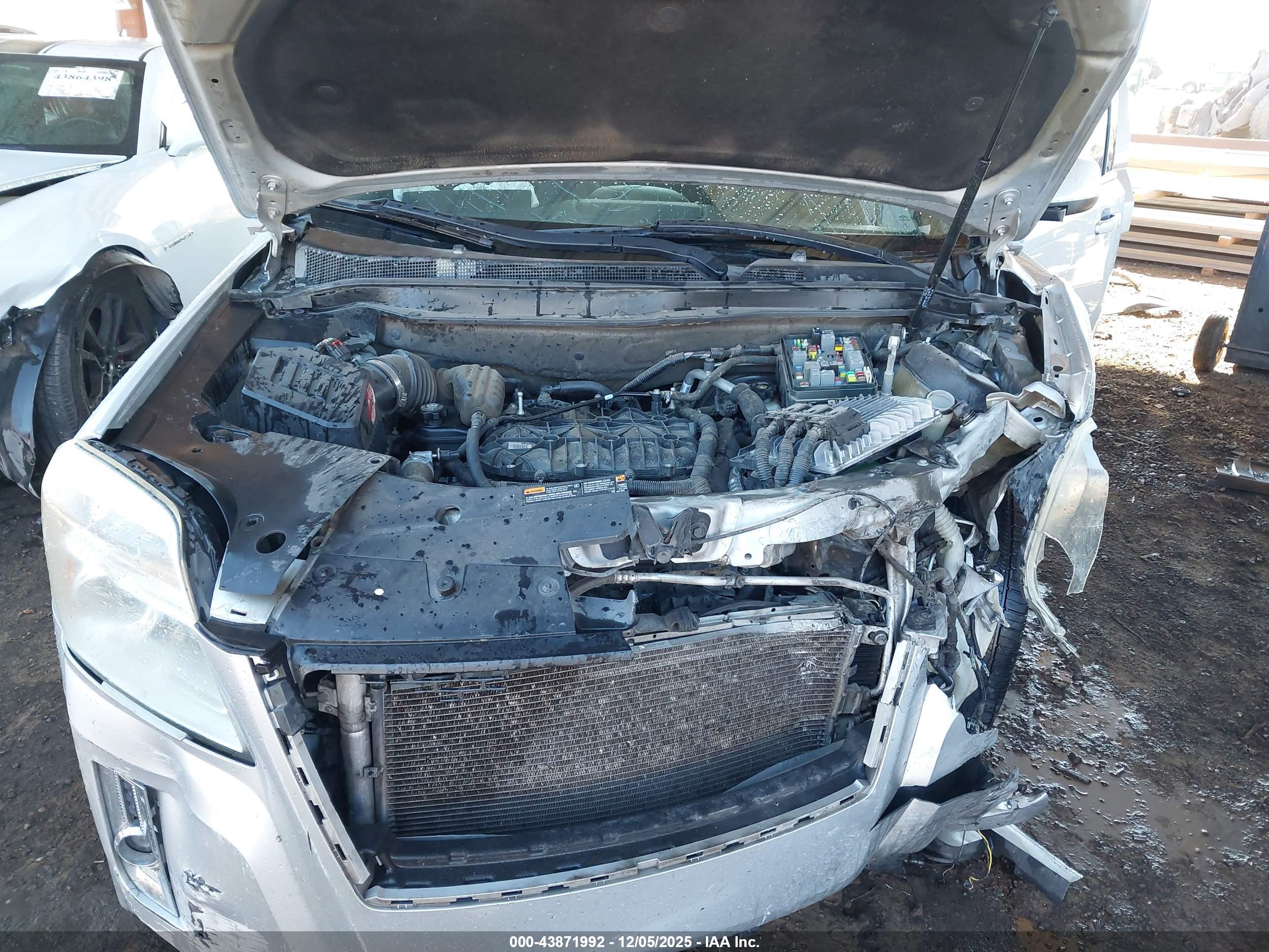 GMC TERRAIN image 10