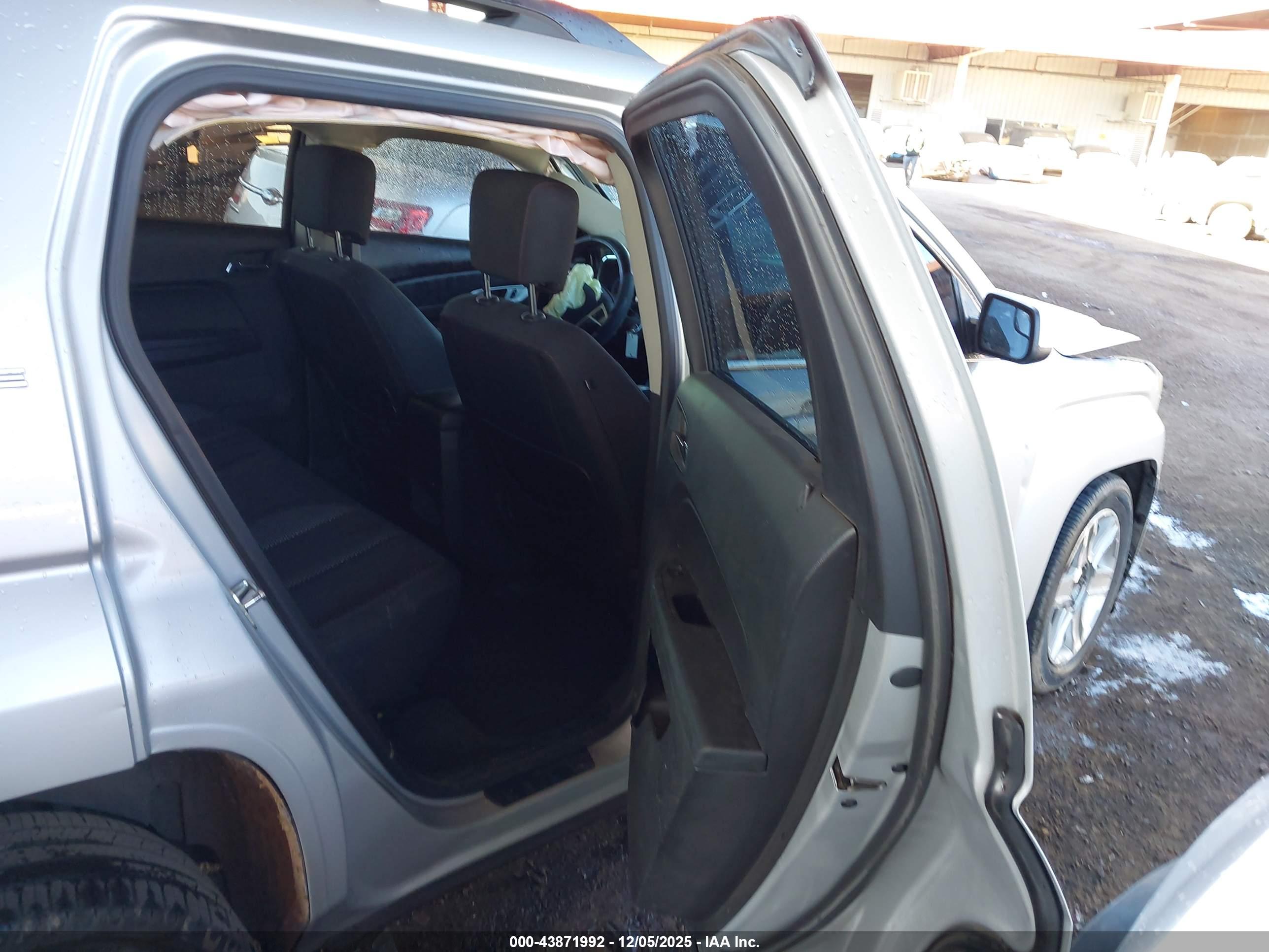 GMC TERRAIN image 8