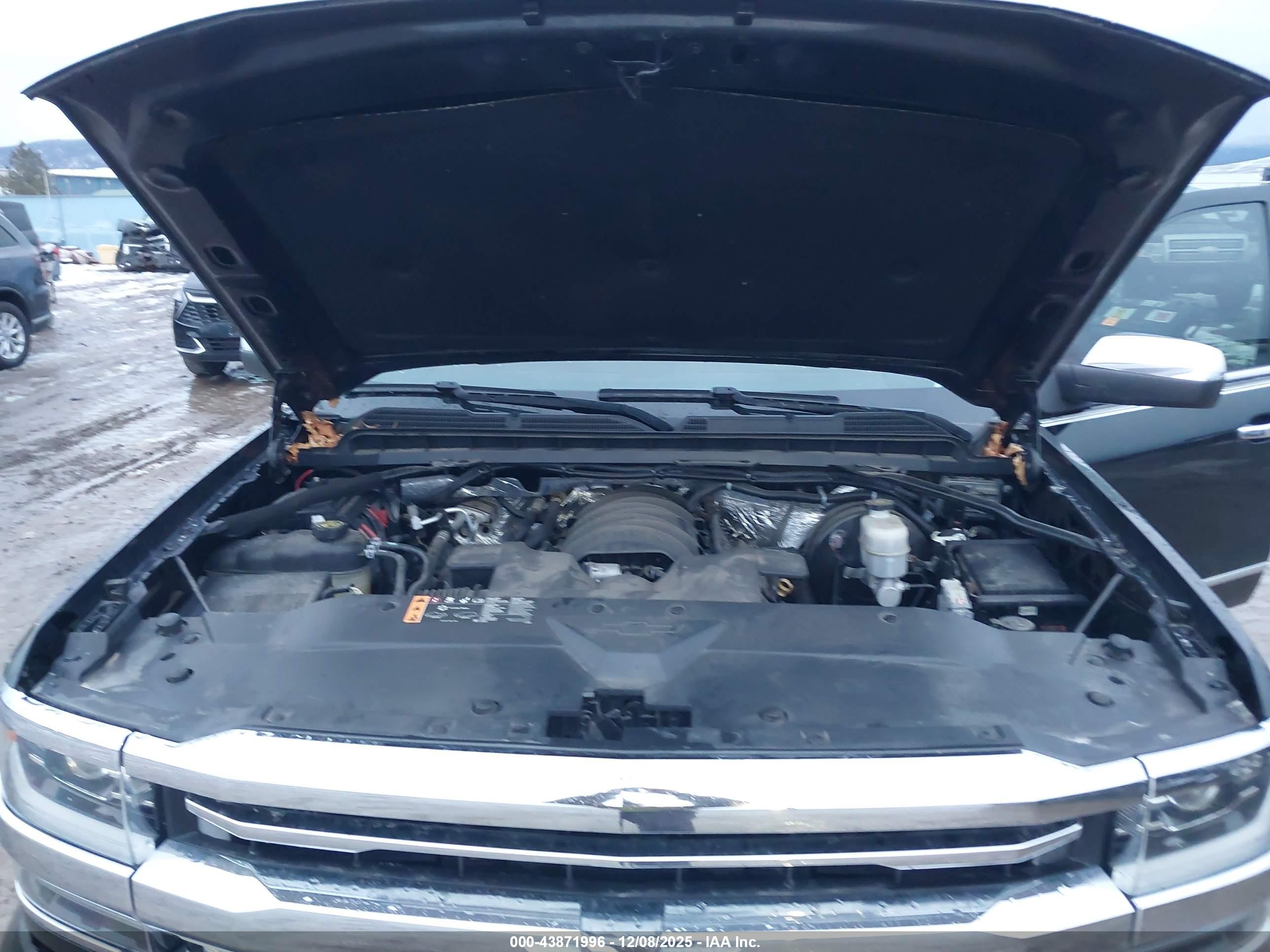 CHEVROLET SILVERADO image 10