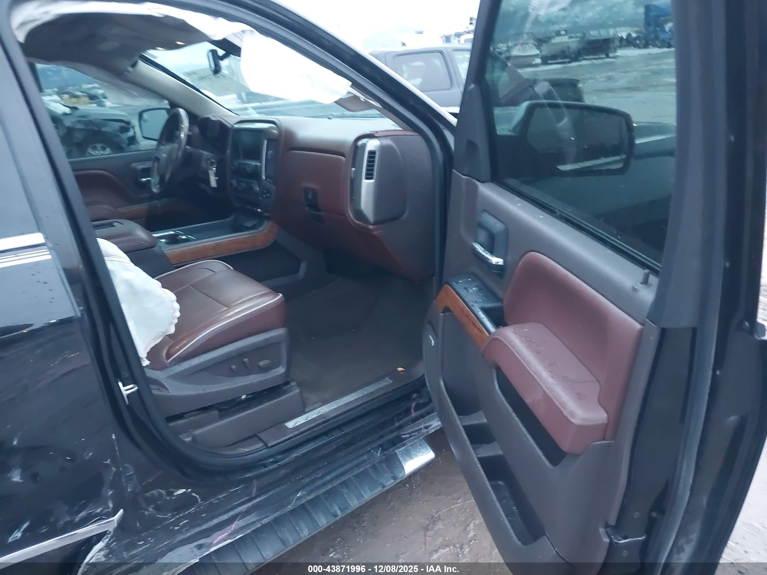 CHEVROLET SILVERADO image 5