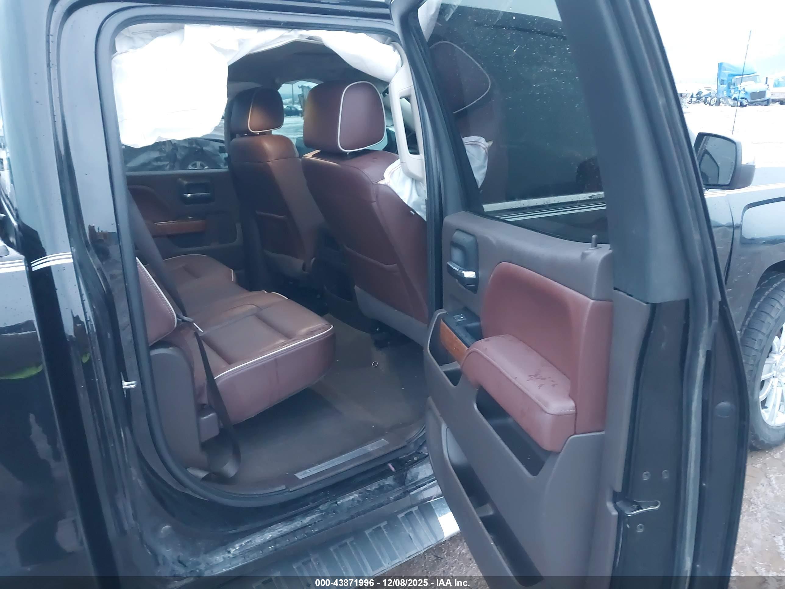 CHEVROLET SILVERADO image 8