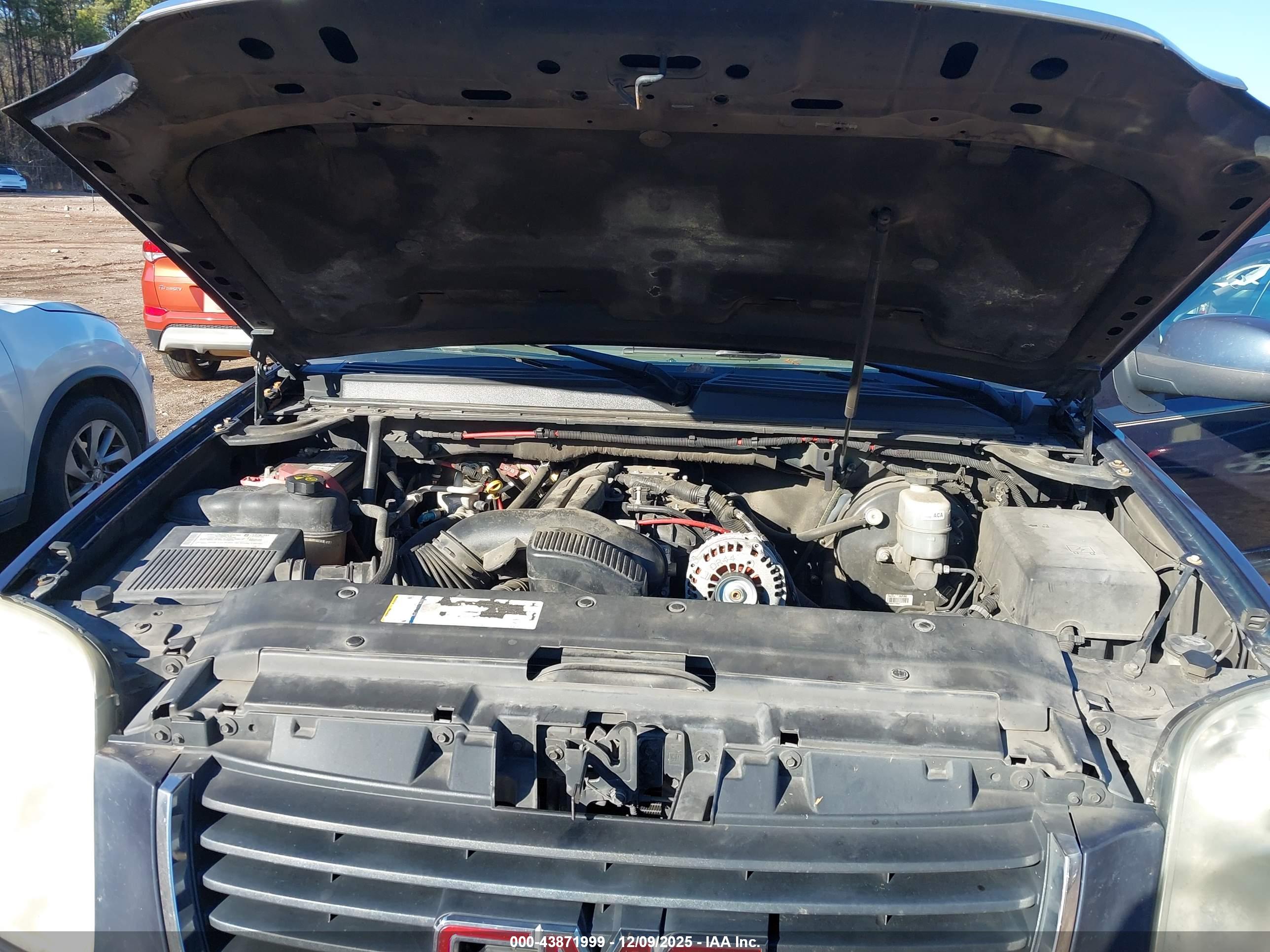 GMC YUKON image 10