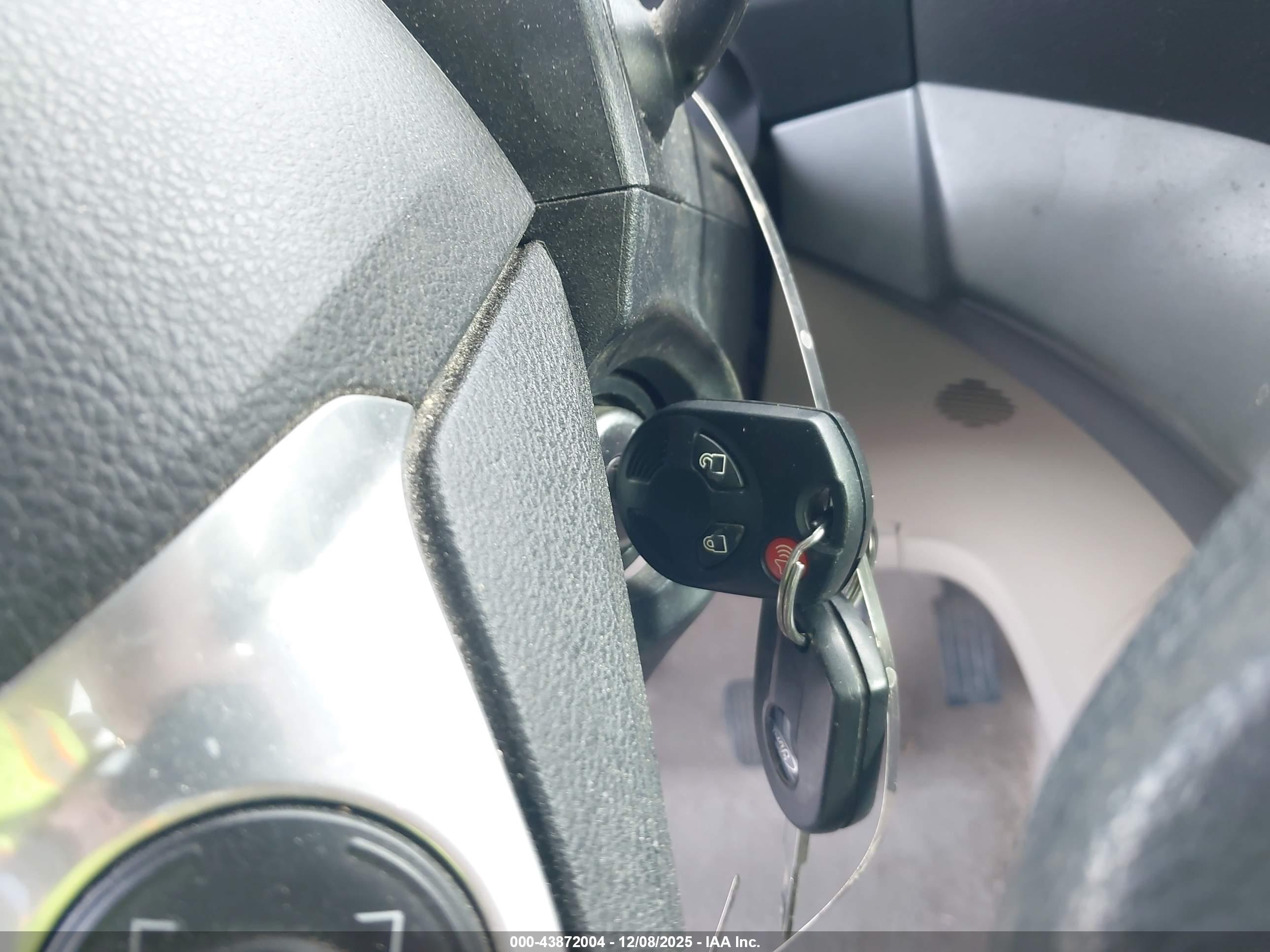 FORD ESCAPE image 11