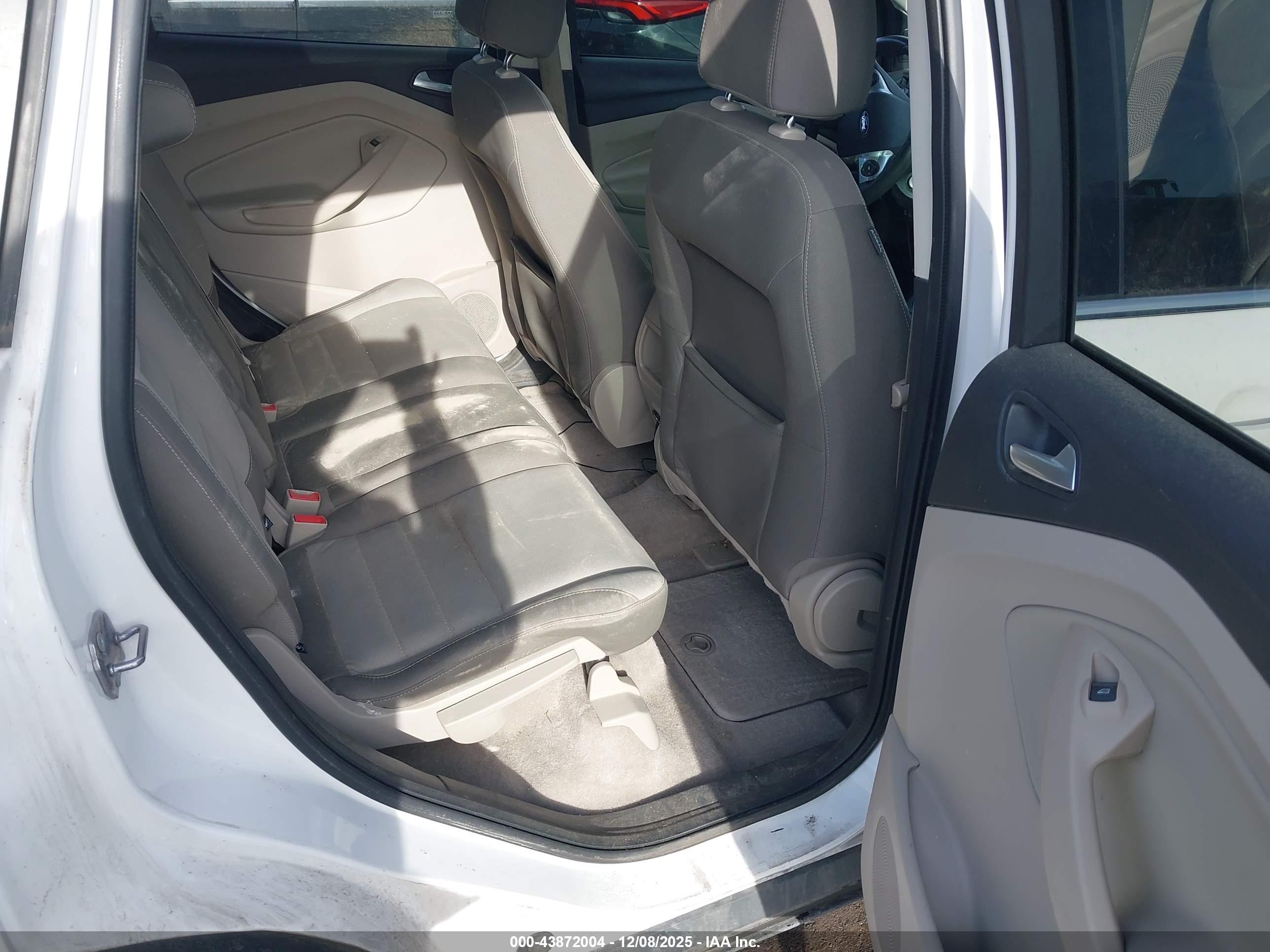FORD ESCAPE image 8