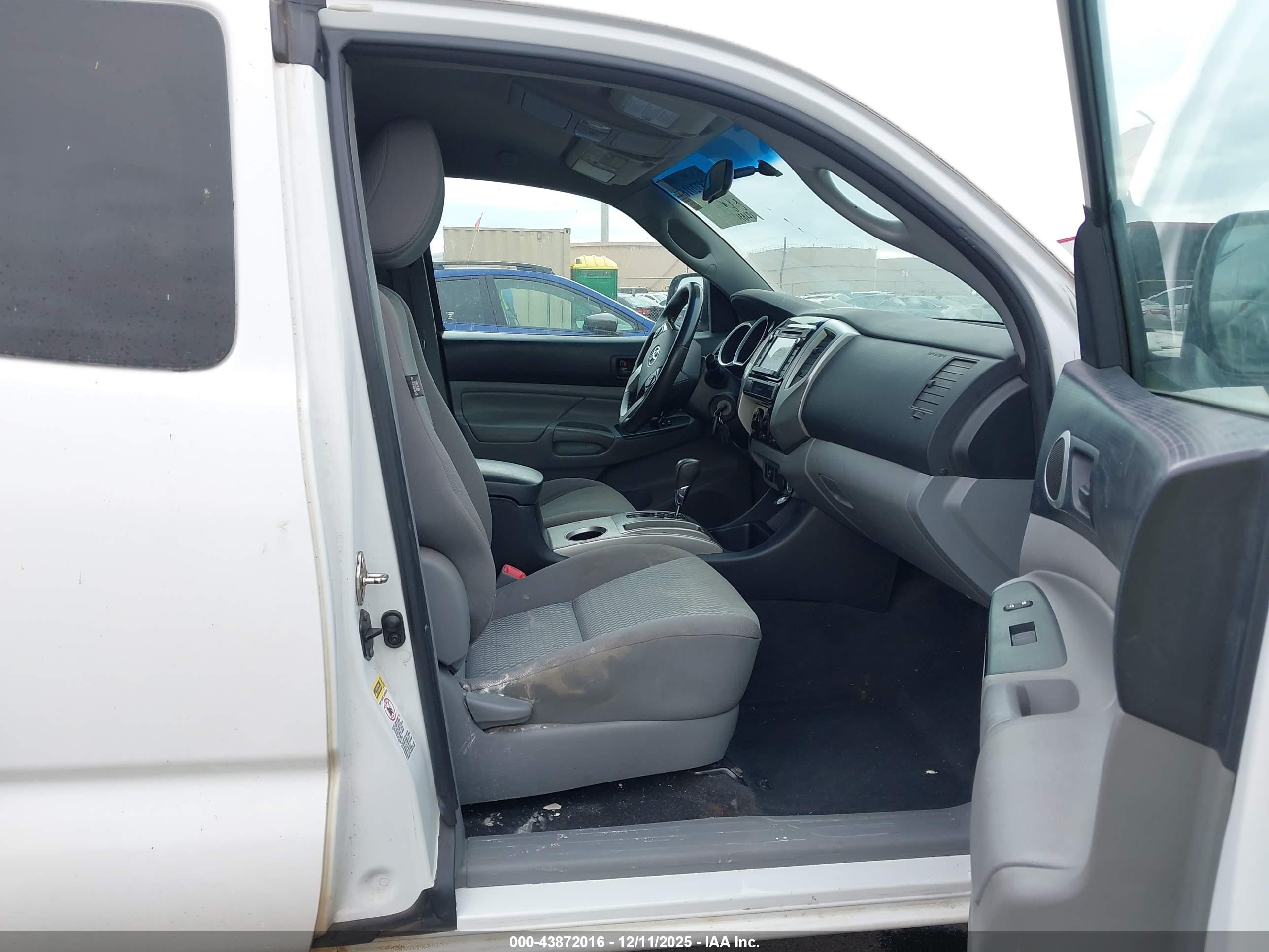 TOYOTA TACOMA image 5