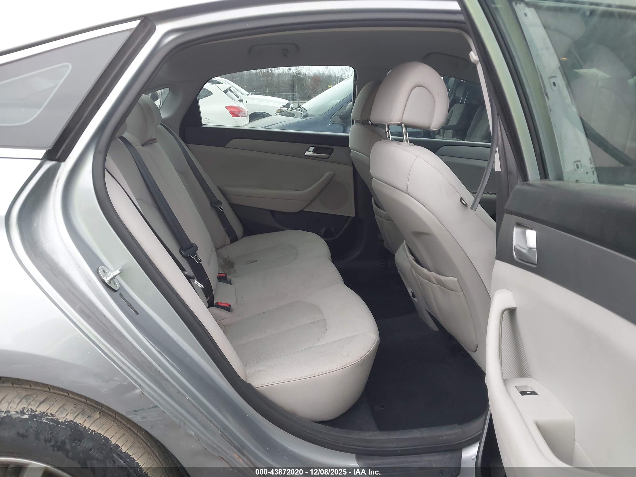 HYUNDAI SONATA image 8