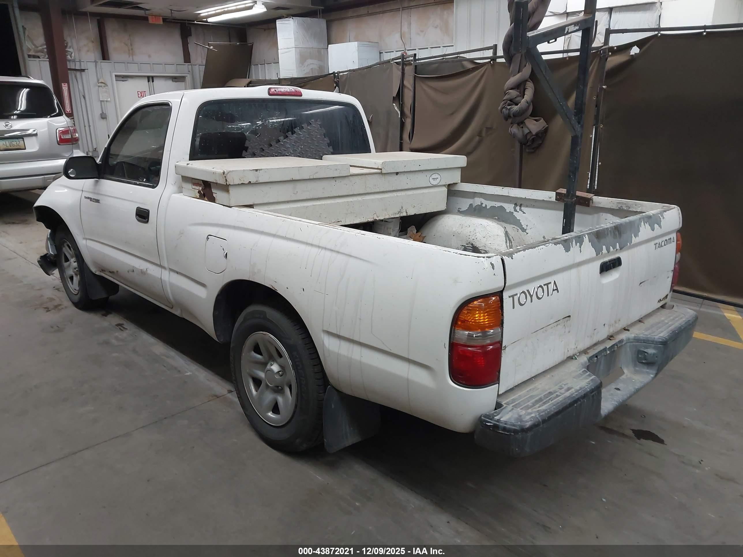 TOYOTA TACOMA image 3