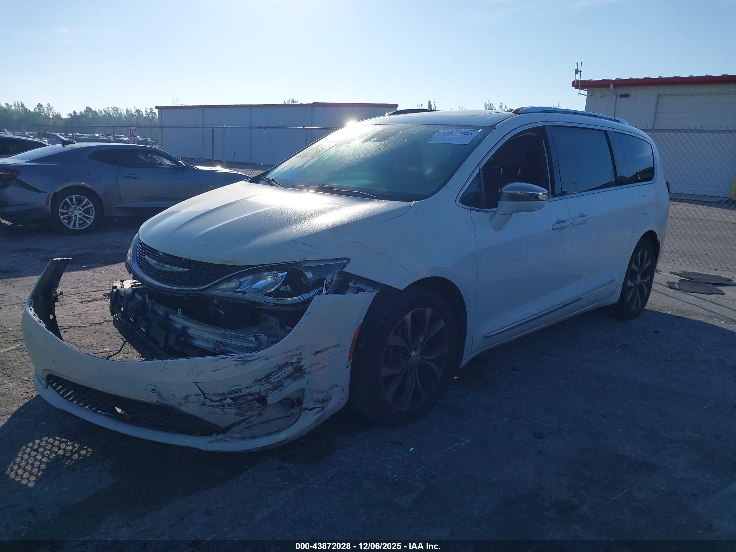 CHRYSLER PACIFICA image 2