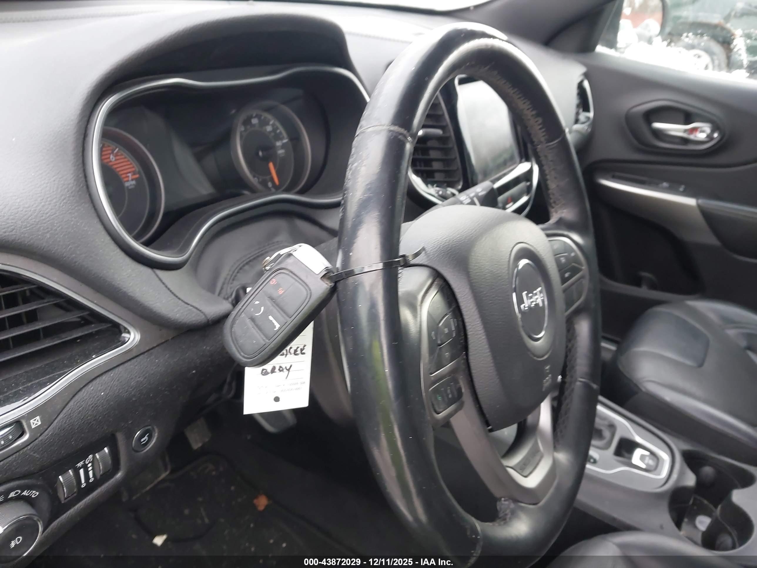 JEEP CHEROKEE image 11