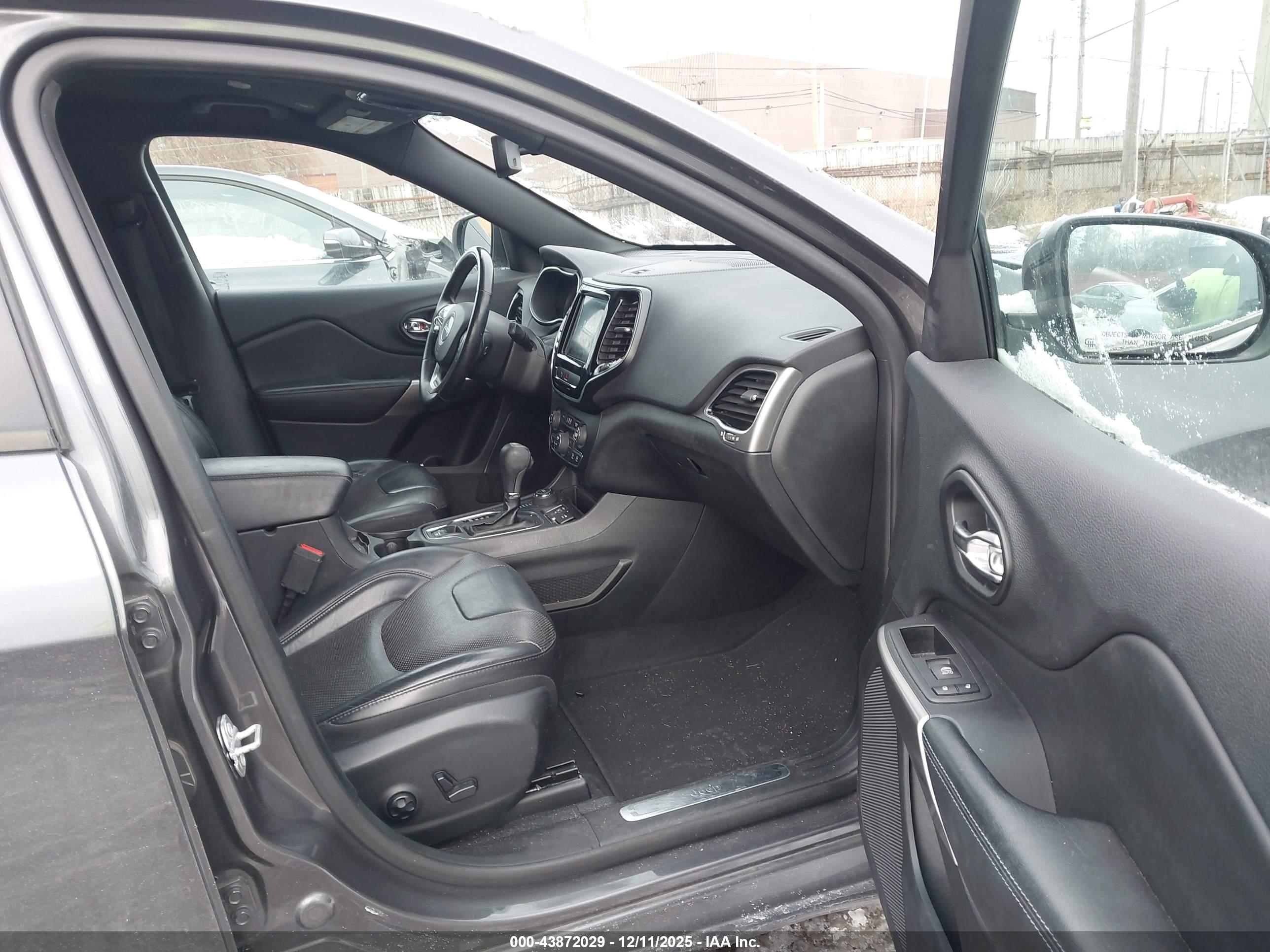 JEEP CHEROKEE image 5