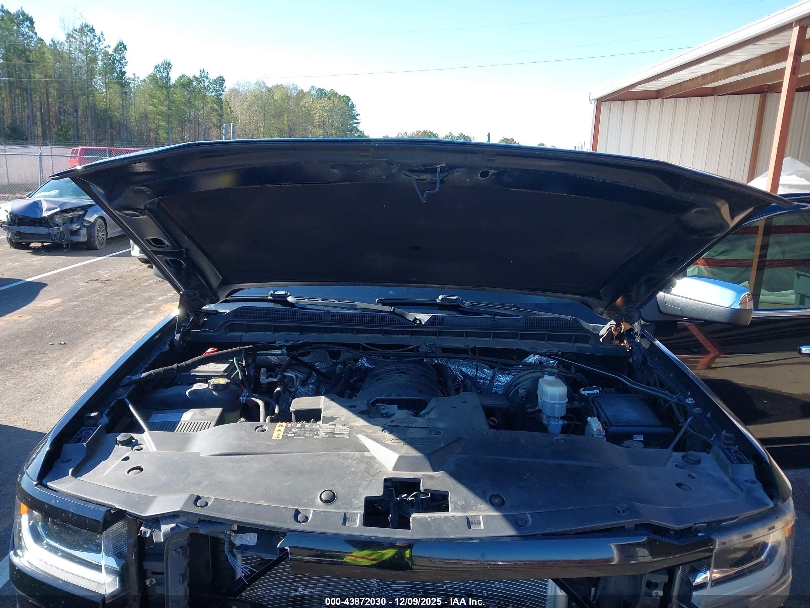 CHEVROLET SILVERADO image 10