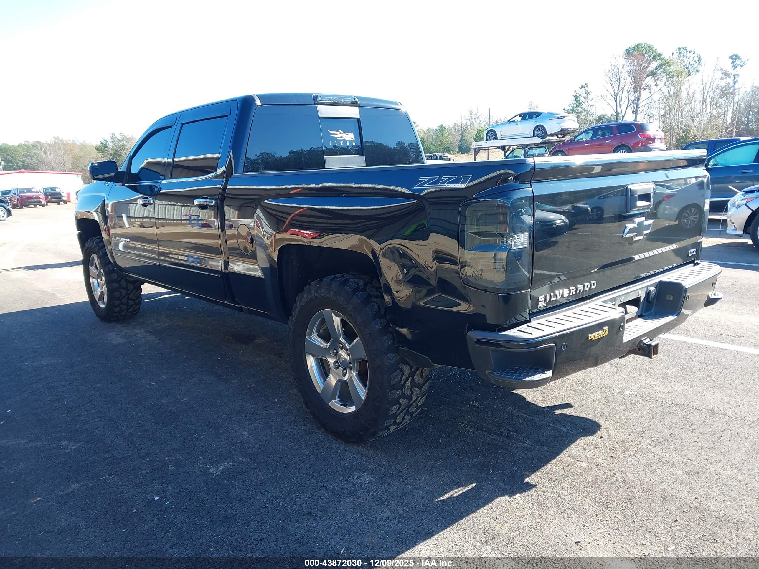 CHEVROLET SILVERADO image 3