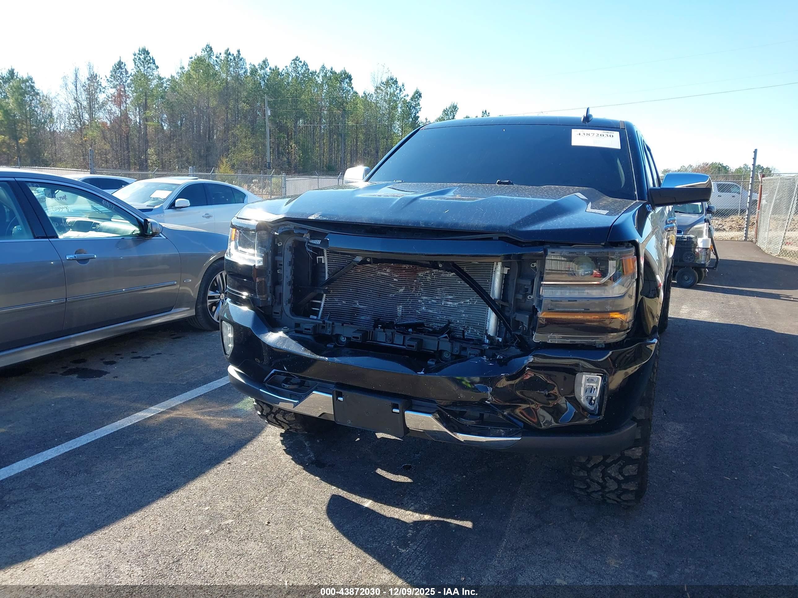 CHEVROLET SILVERADO image 6