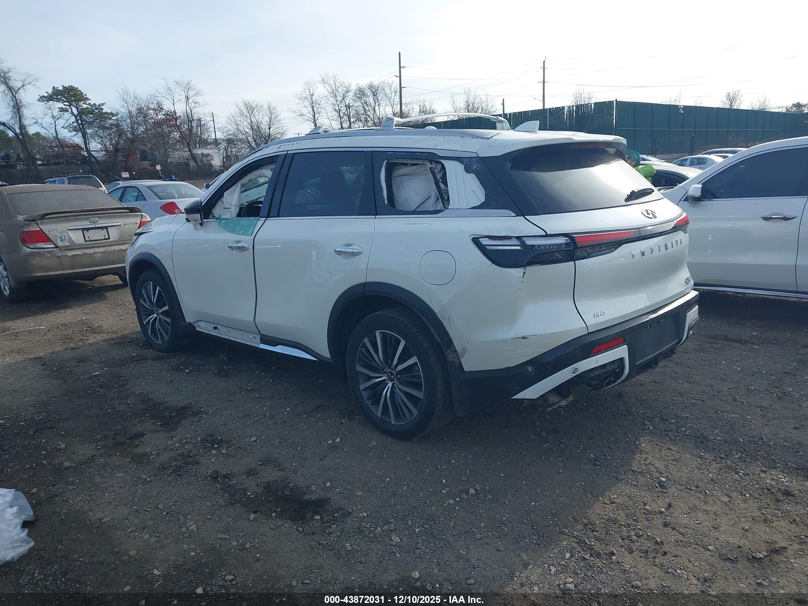 INFINITI QX60 image 3
